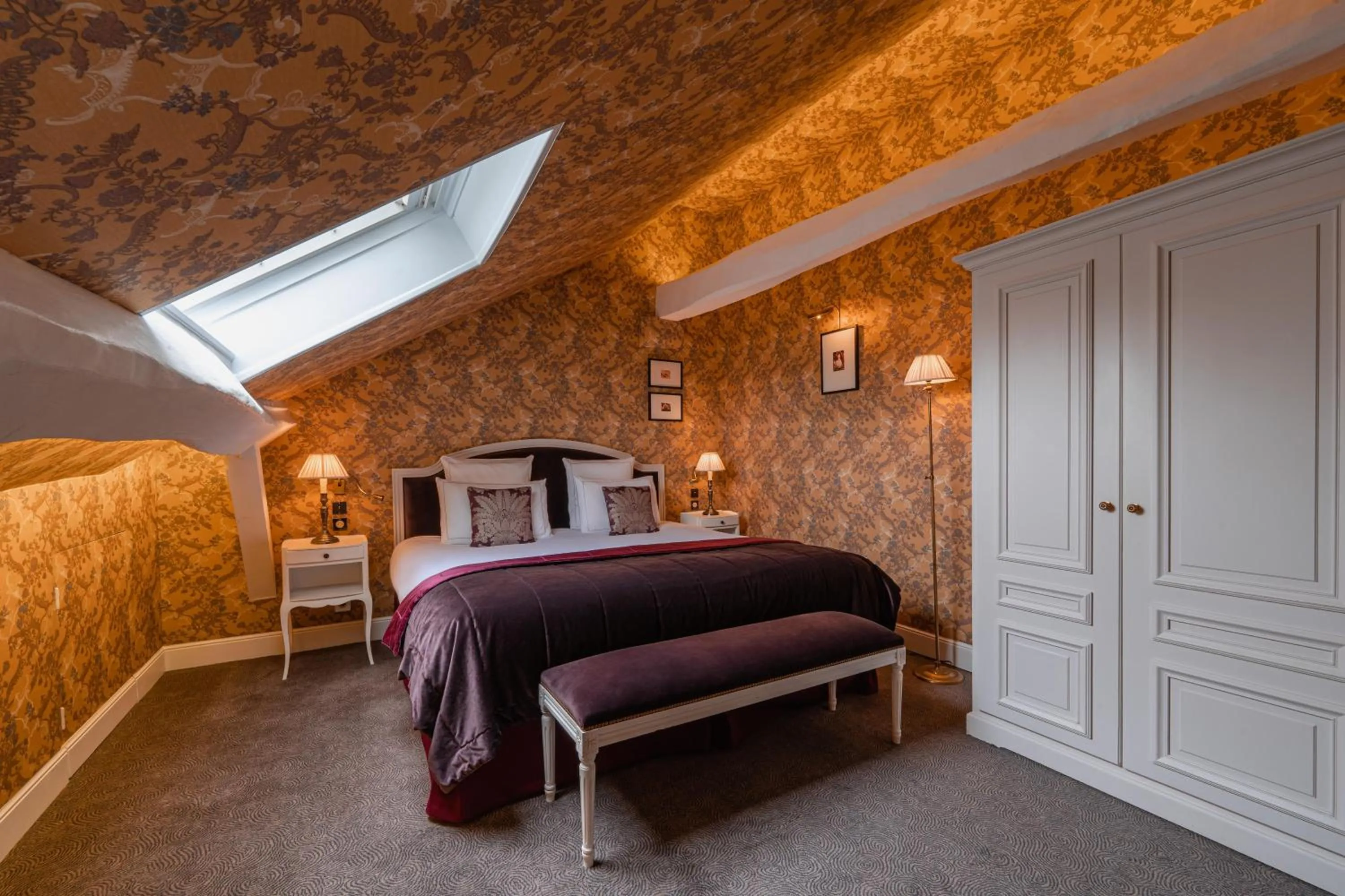 Photo of the whole room, Bed in Hôtel De Buci