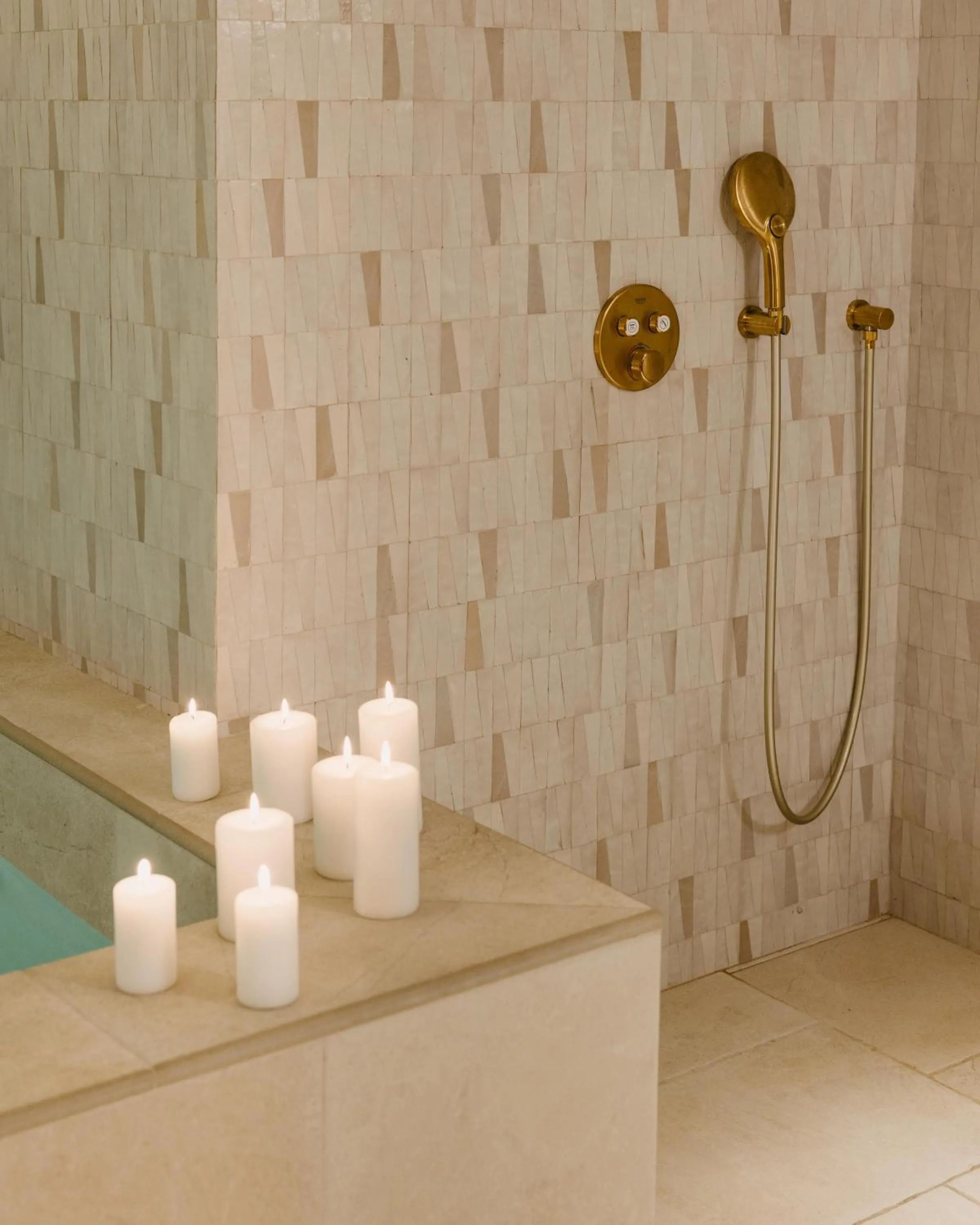 Swimming pool in Hôtel De Buci