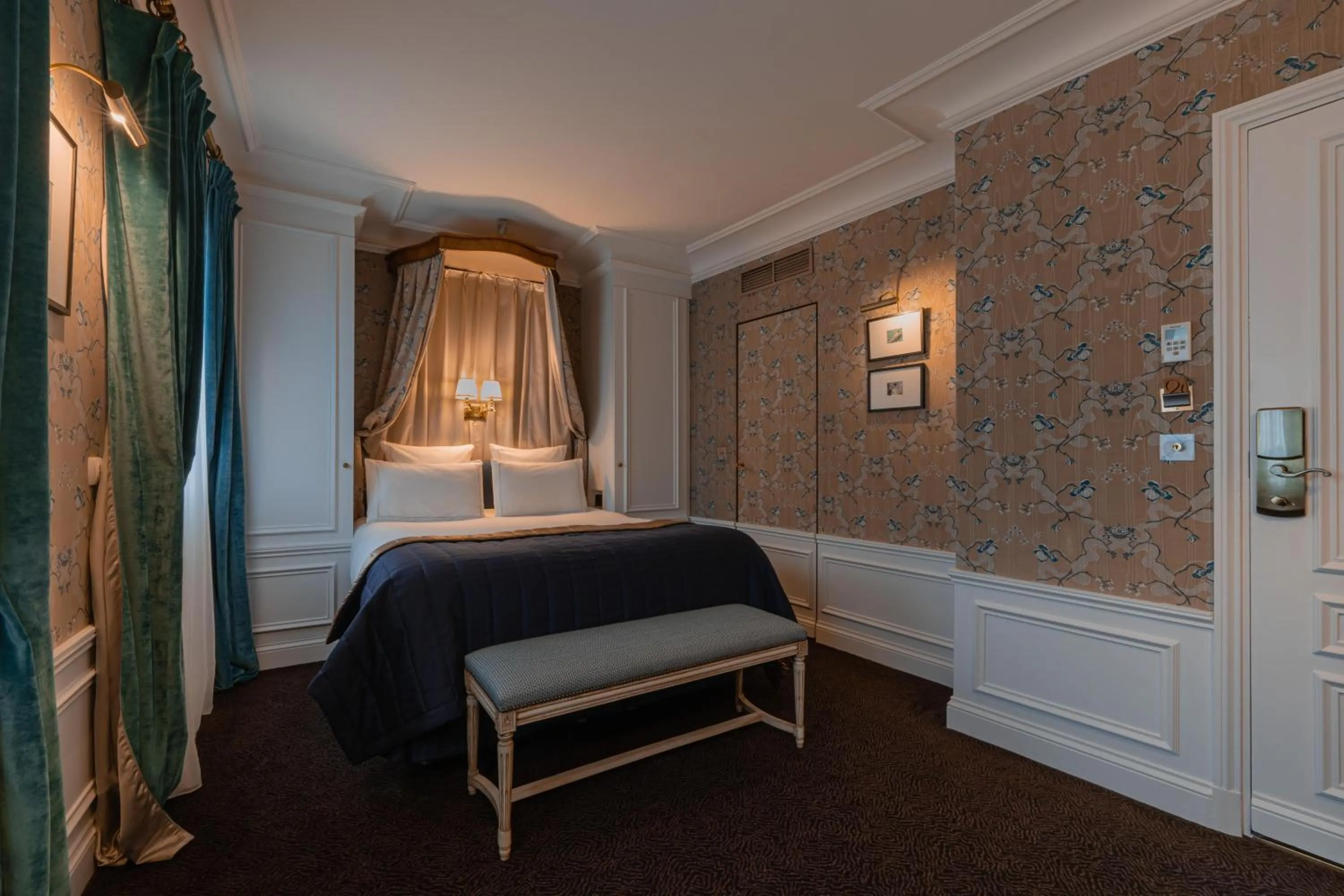 Bed in Hôtel De Buci