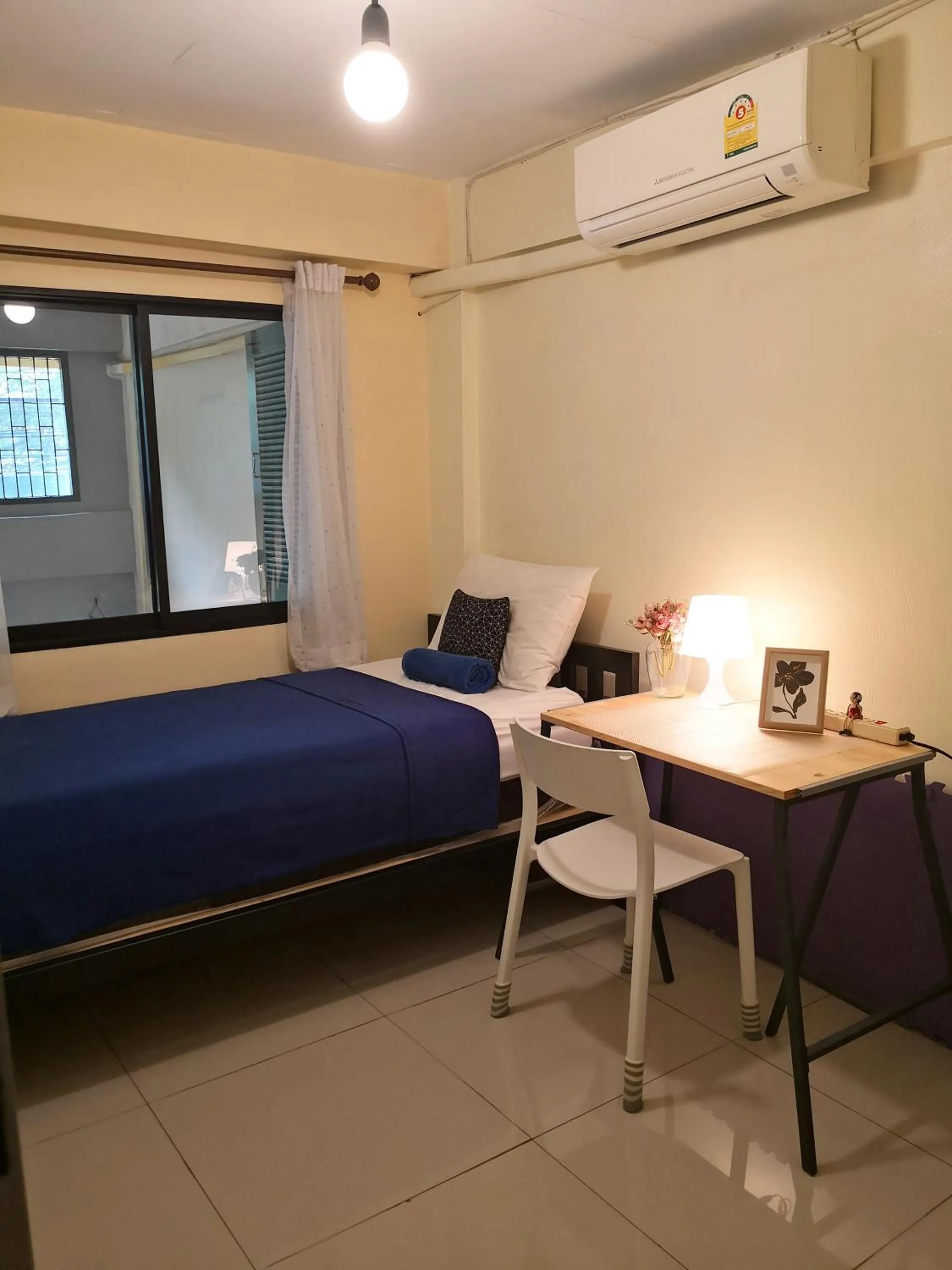 Photo of the whole room, Bed in Chan Cha La 99 Hostel