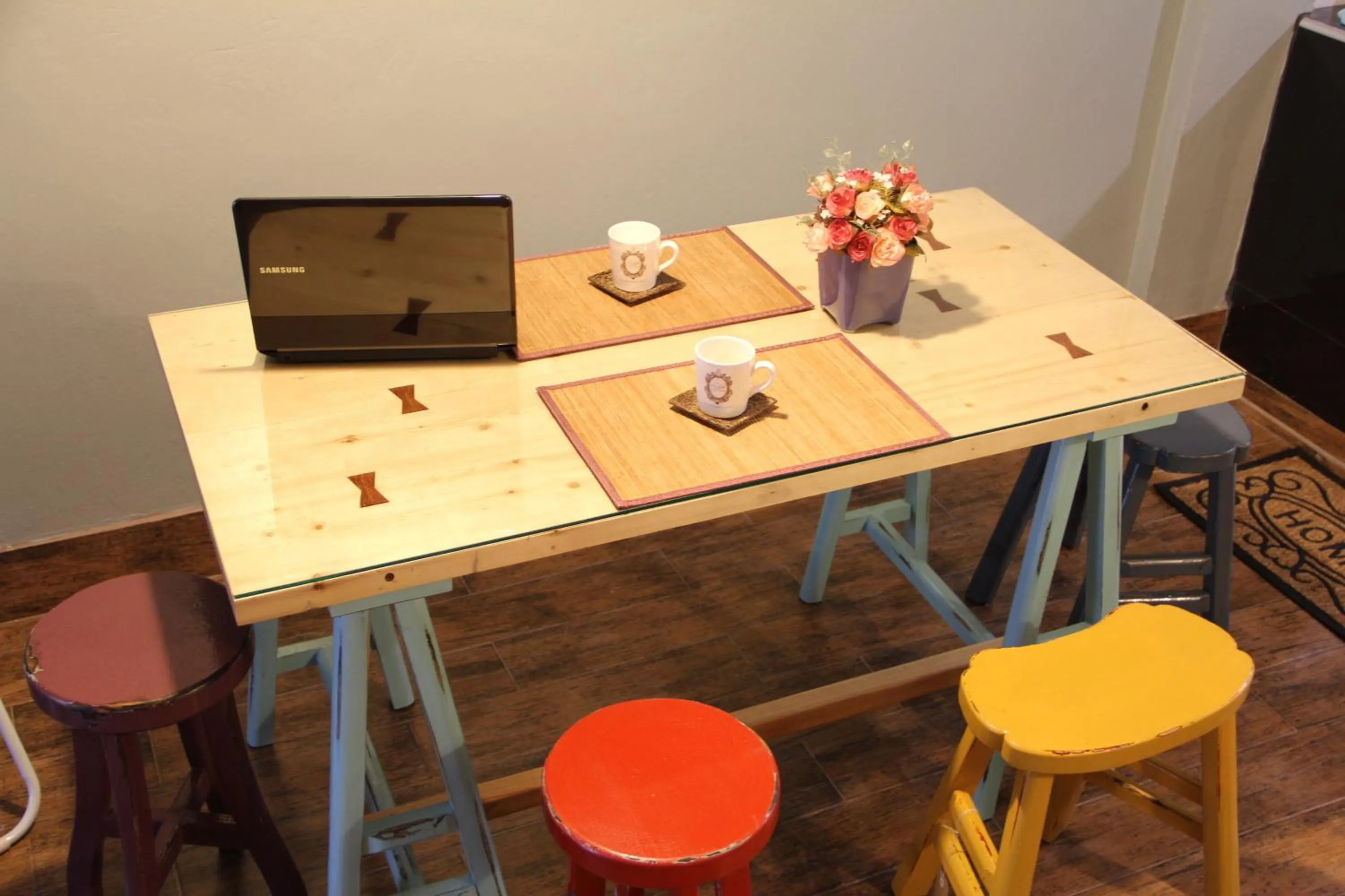 Decorative detail in Chan Cha La 99 Hostel