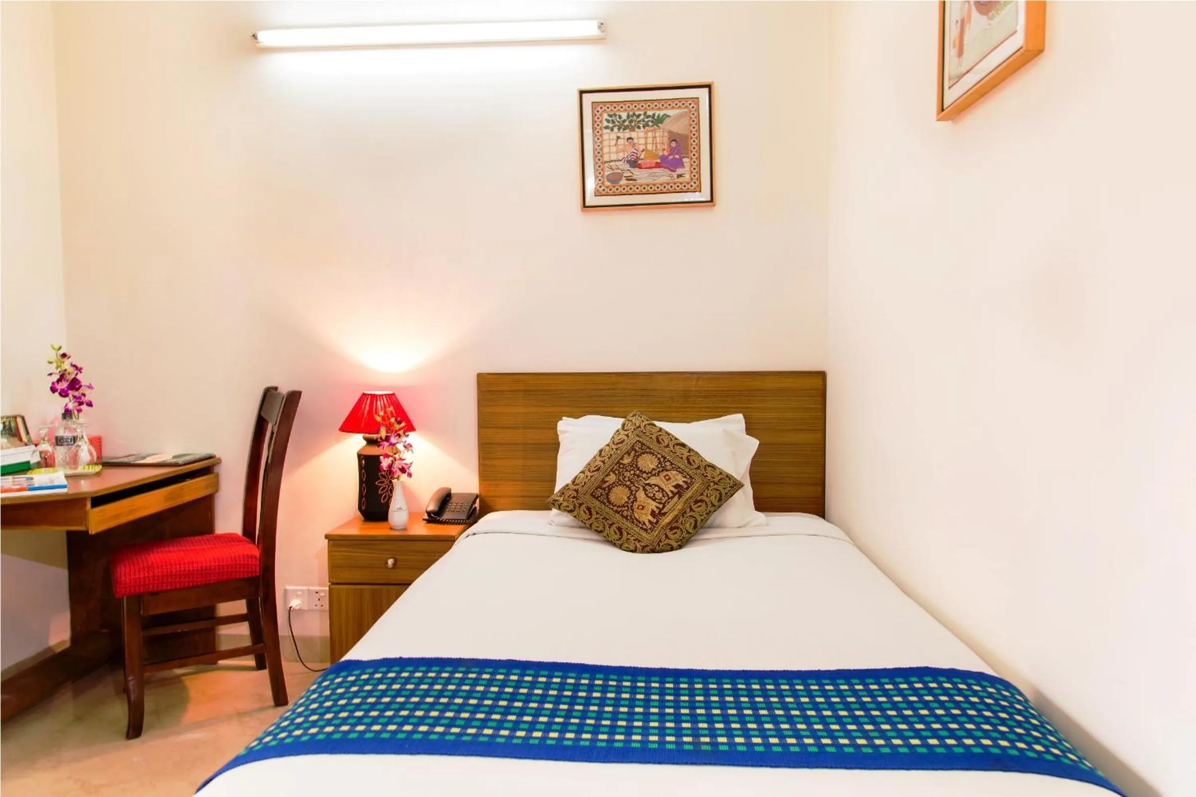Photo of the whole room, Bed in Dhaka Golden Inn - Banani'Lakeside
