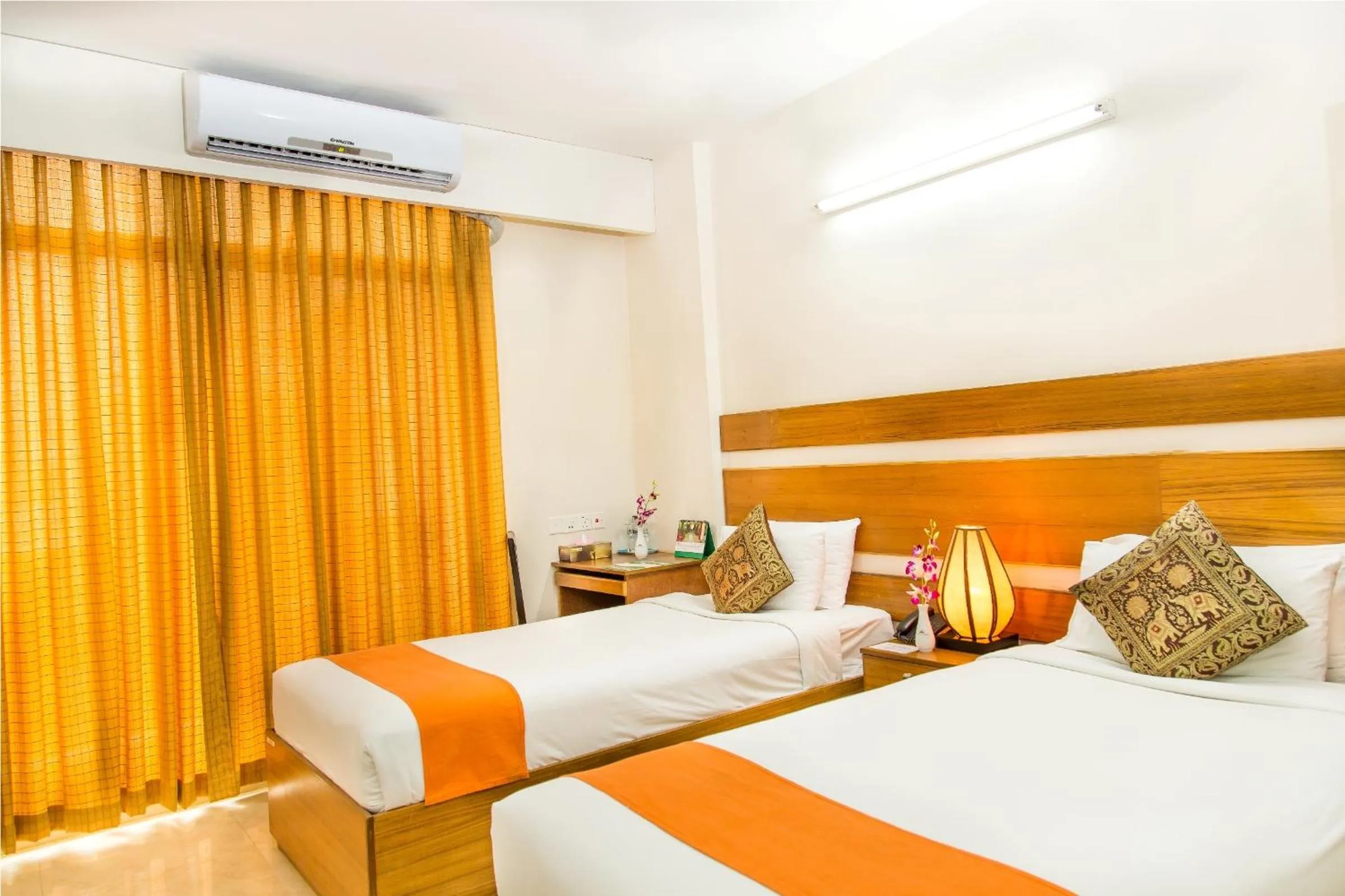 Photo of the whole room, Bed in Dhaka Golden Inn - Banani'Lakeside
