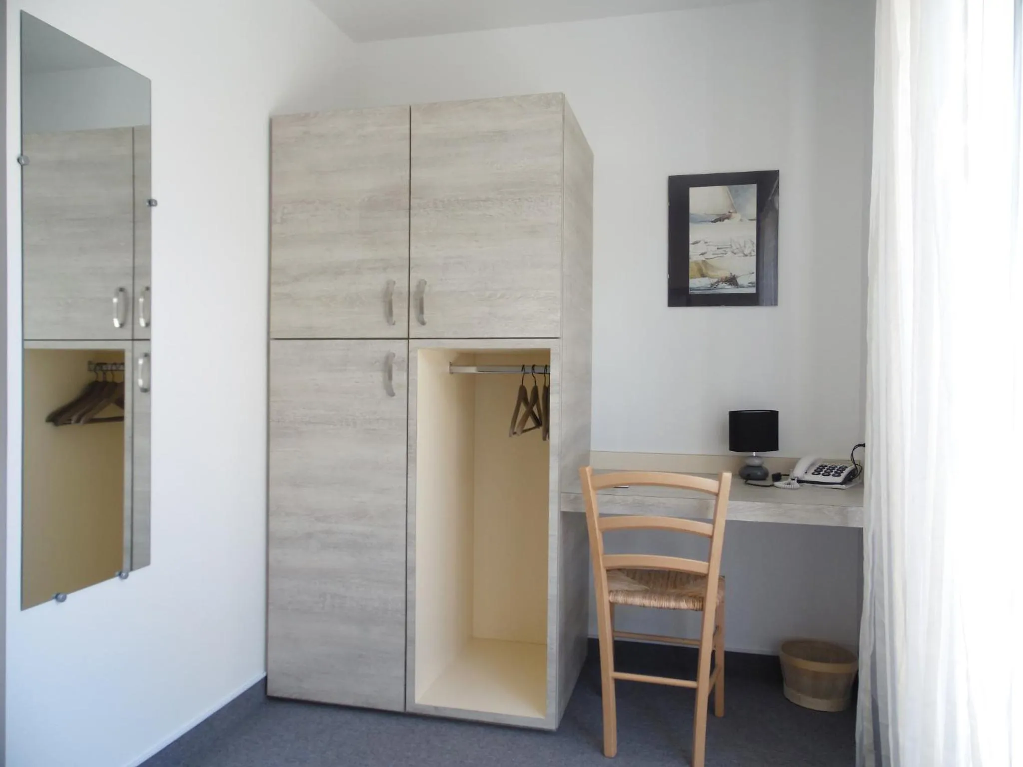 Photo of the whole room in Hôtel du Petit Matelot