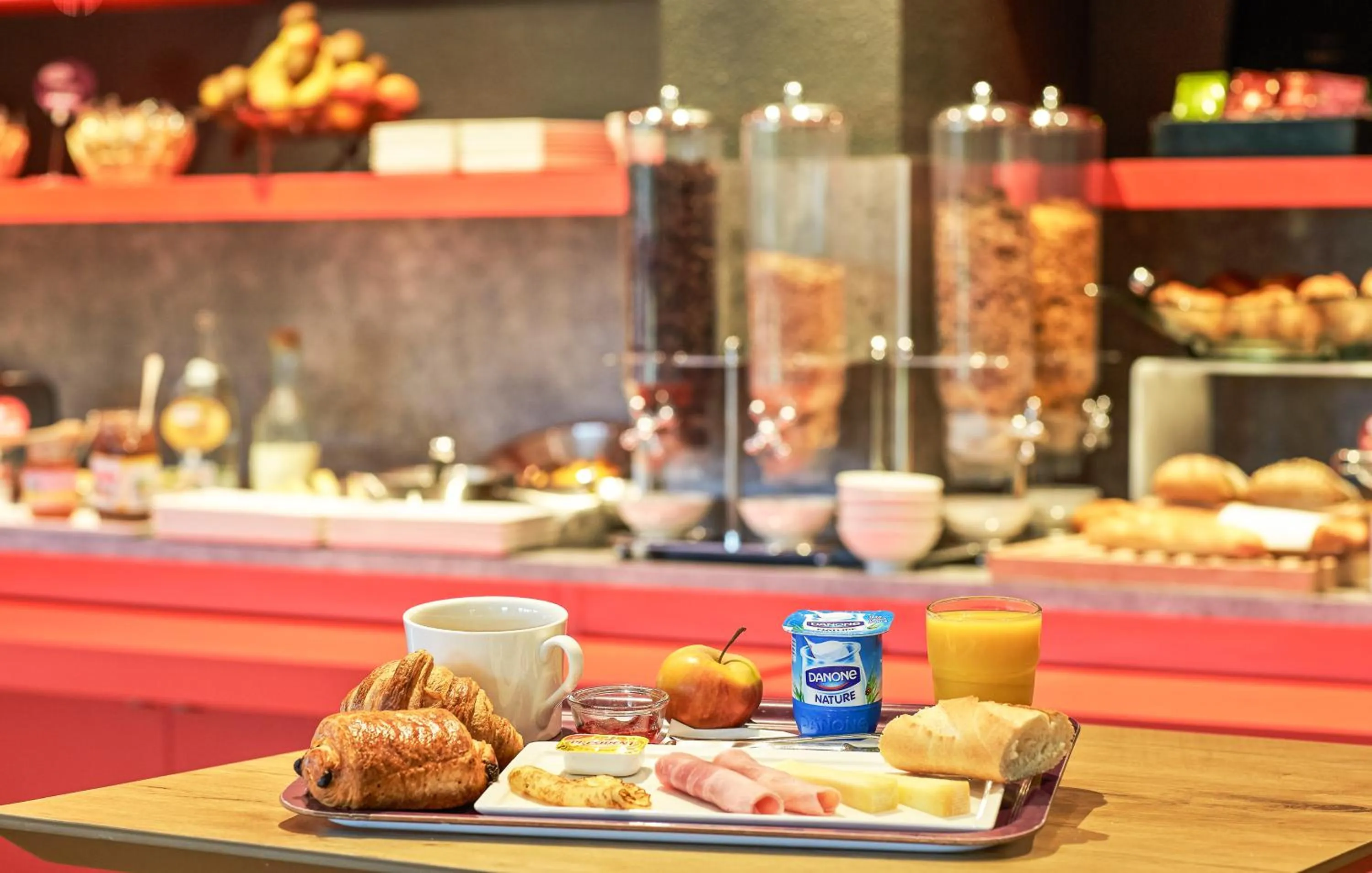 Buffet breakfast in ibis Amboise