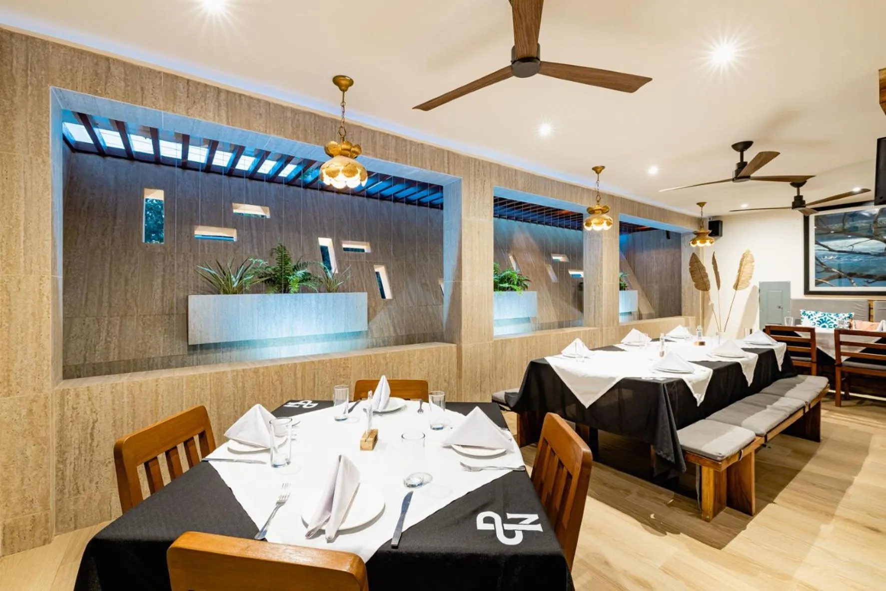 Restaurant/places to eat in Cafe Playa Negra Hotel