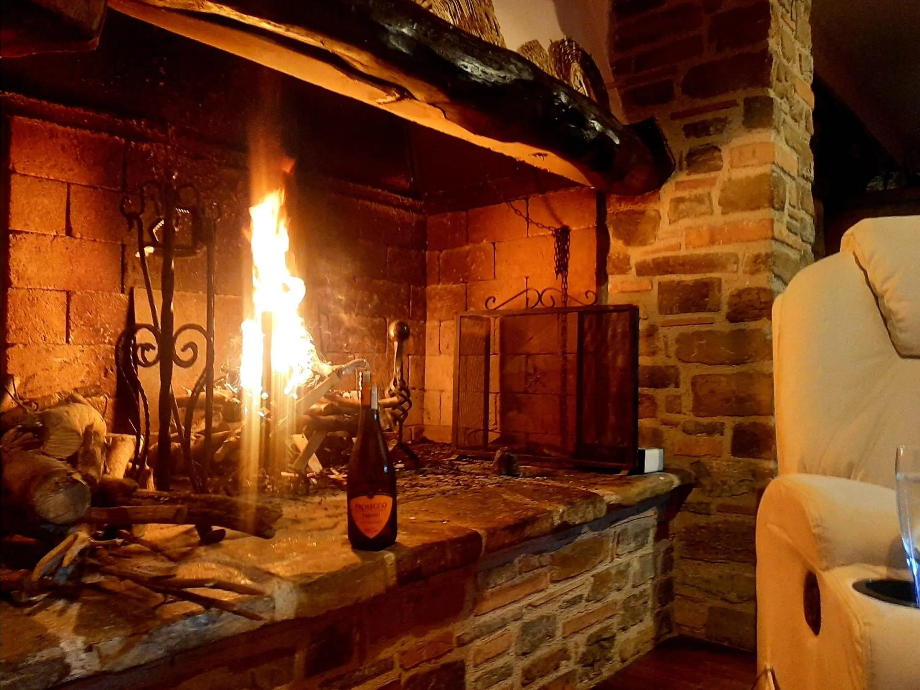 fireplace in Dimora Acqua del Fico