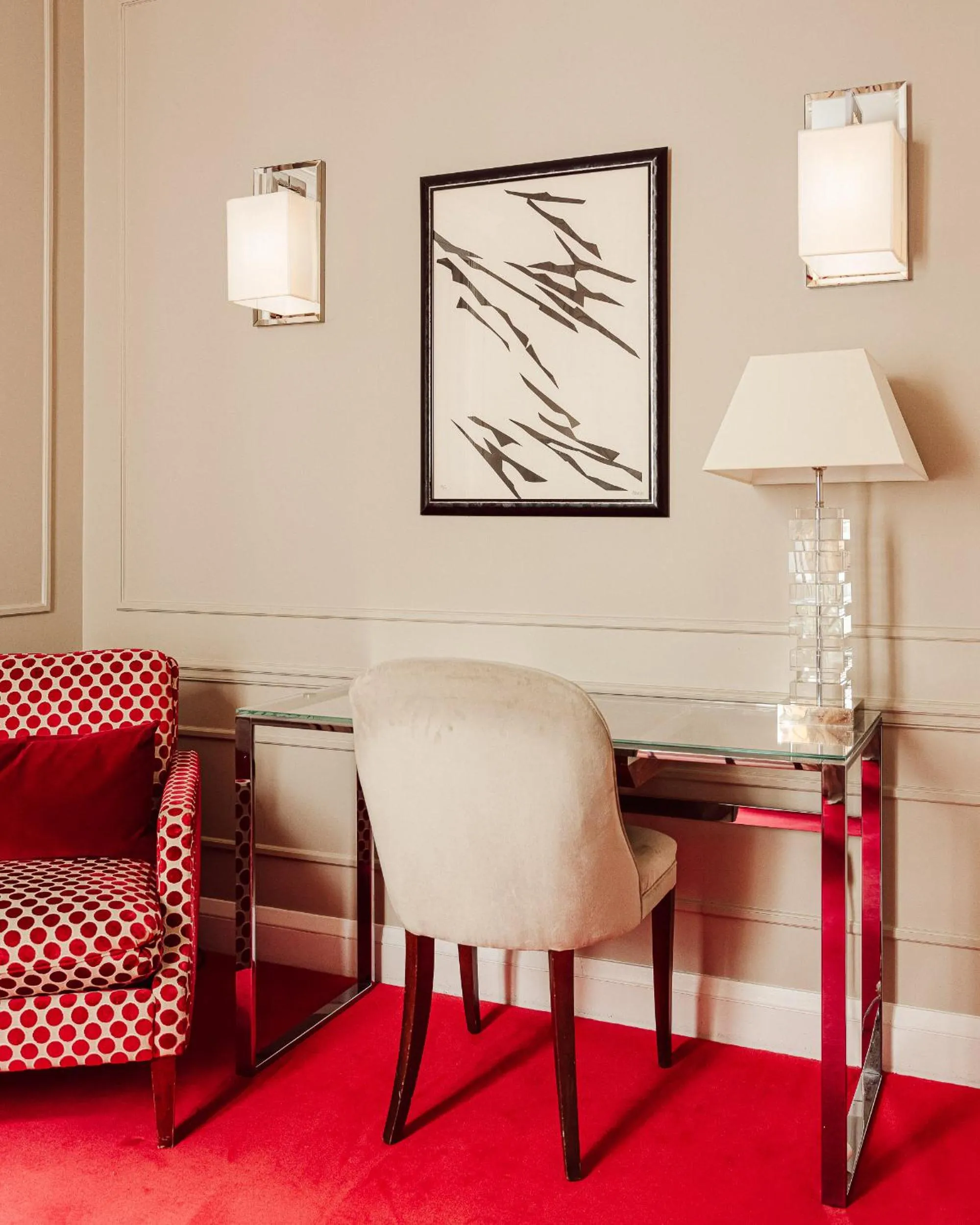 Decorative detail in Le Burgundy Paris