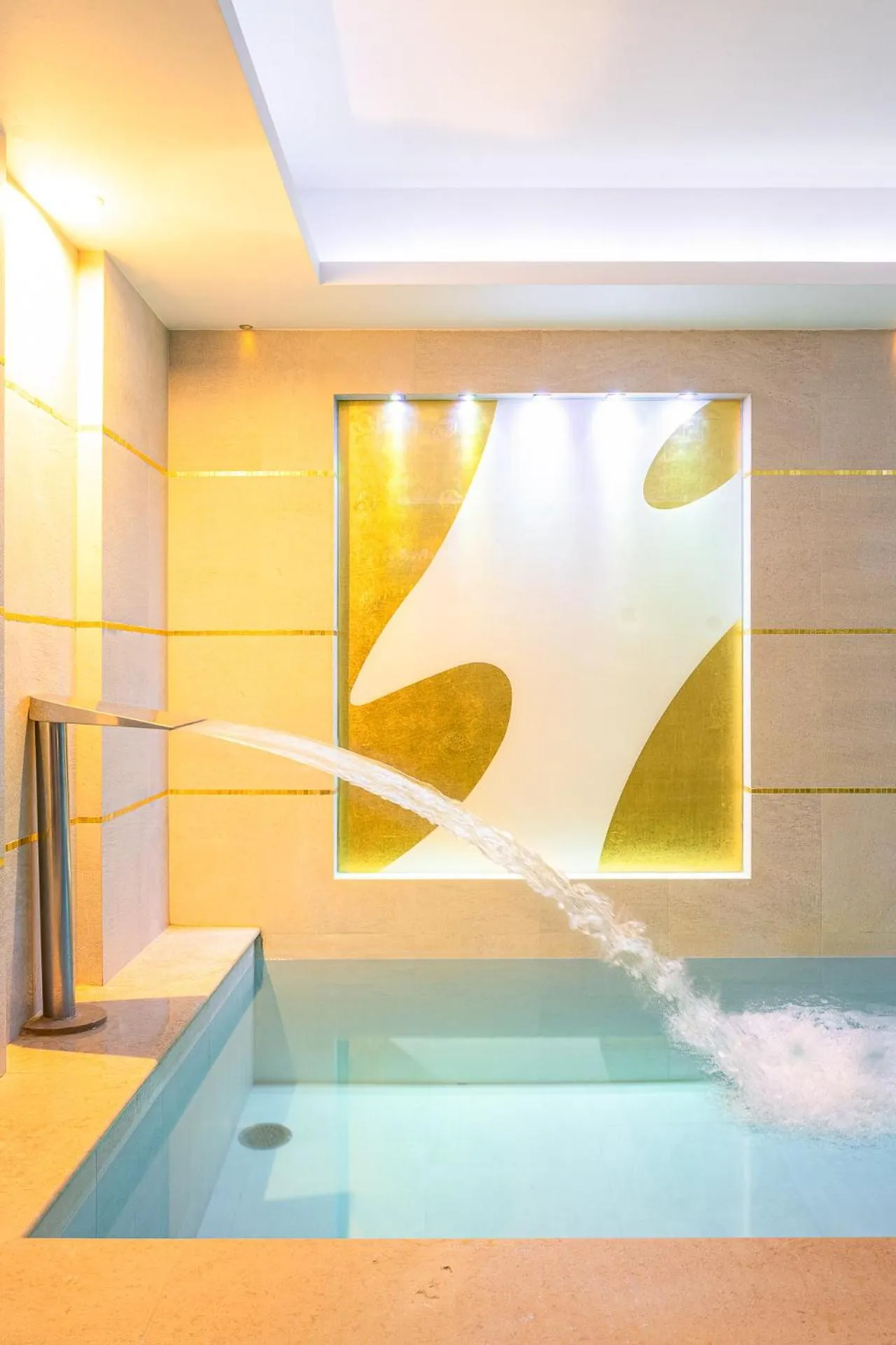 Spa and wellness centre/facilities in Le Burgundy Paris