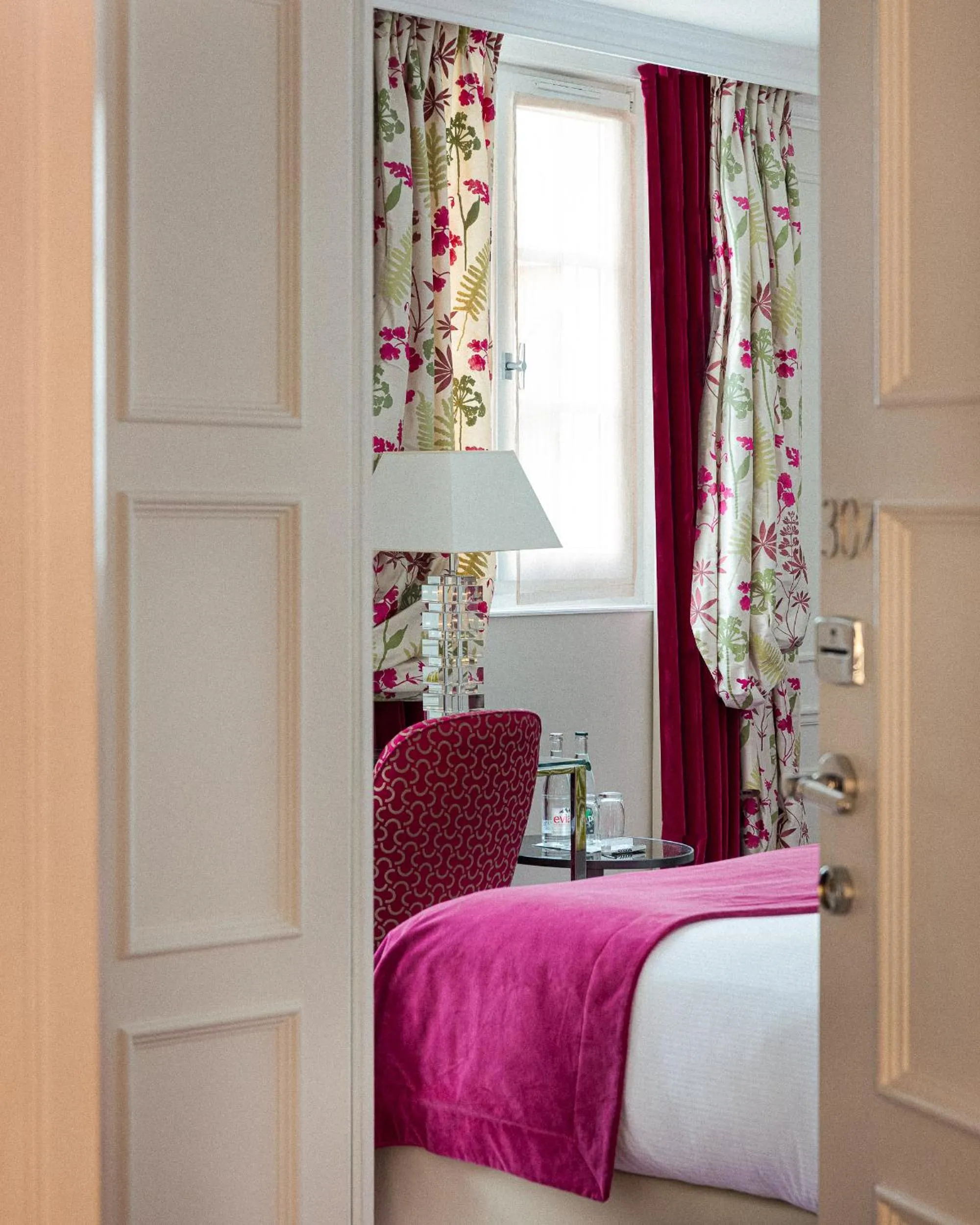 Decorative detail, Bed in Le Burgundy Paris