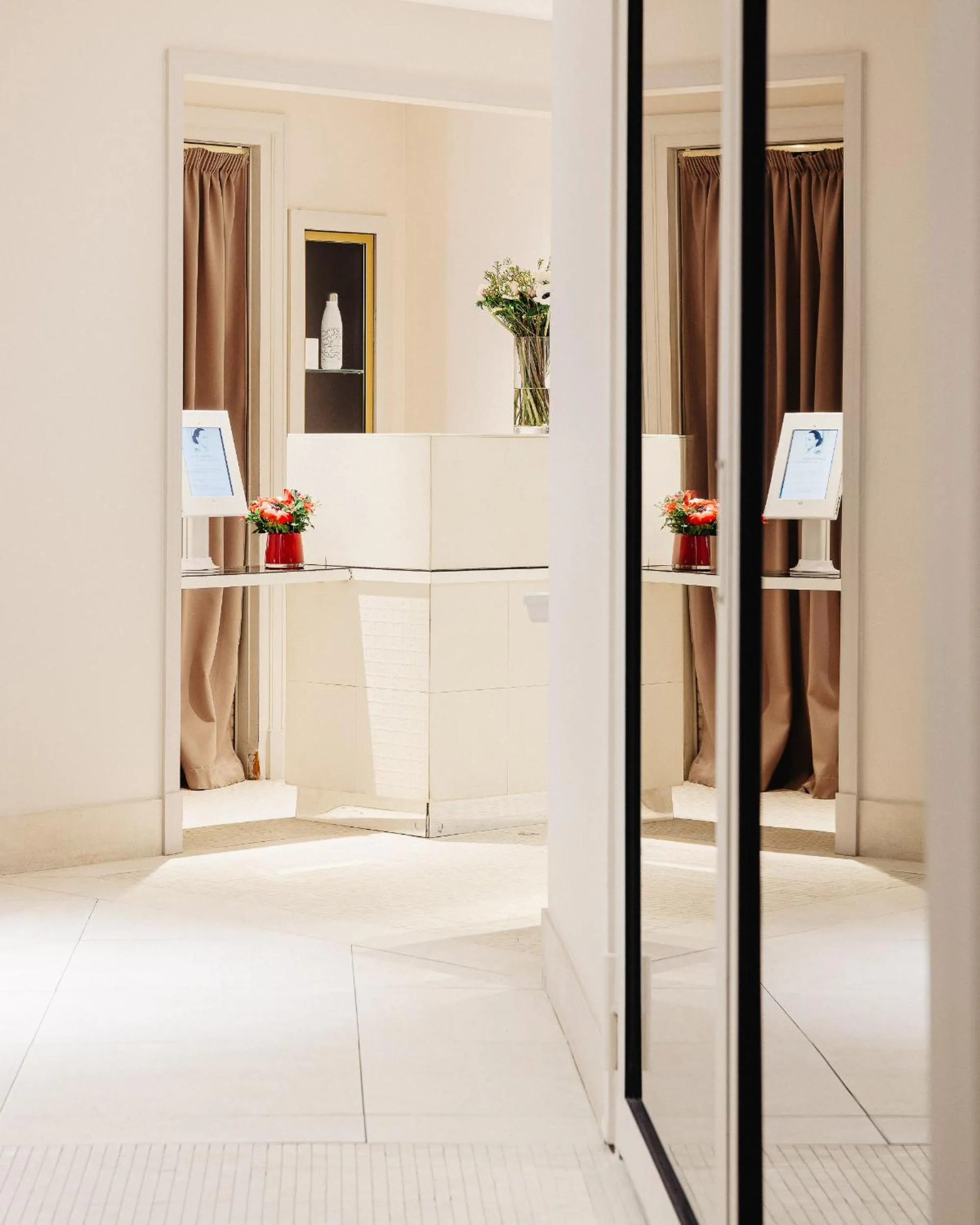 Spa and wellness centre/facilities in Le Burgundy Paris