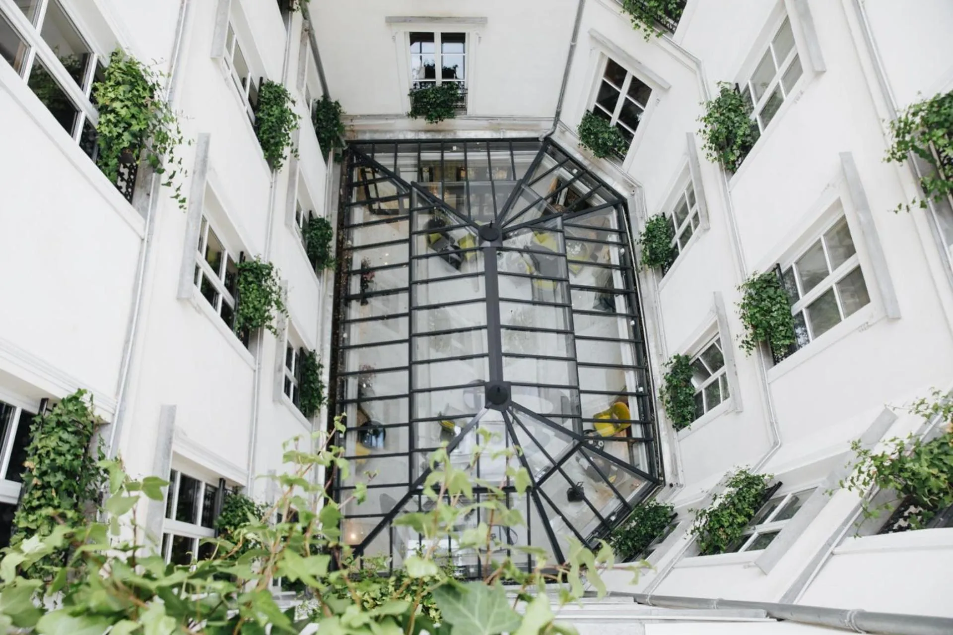 Property building in Le Burgundy Paris