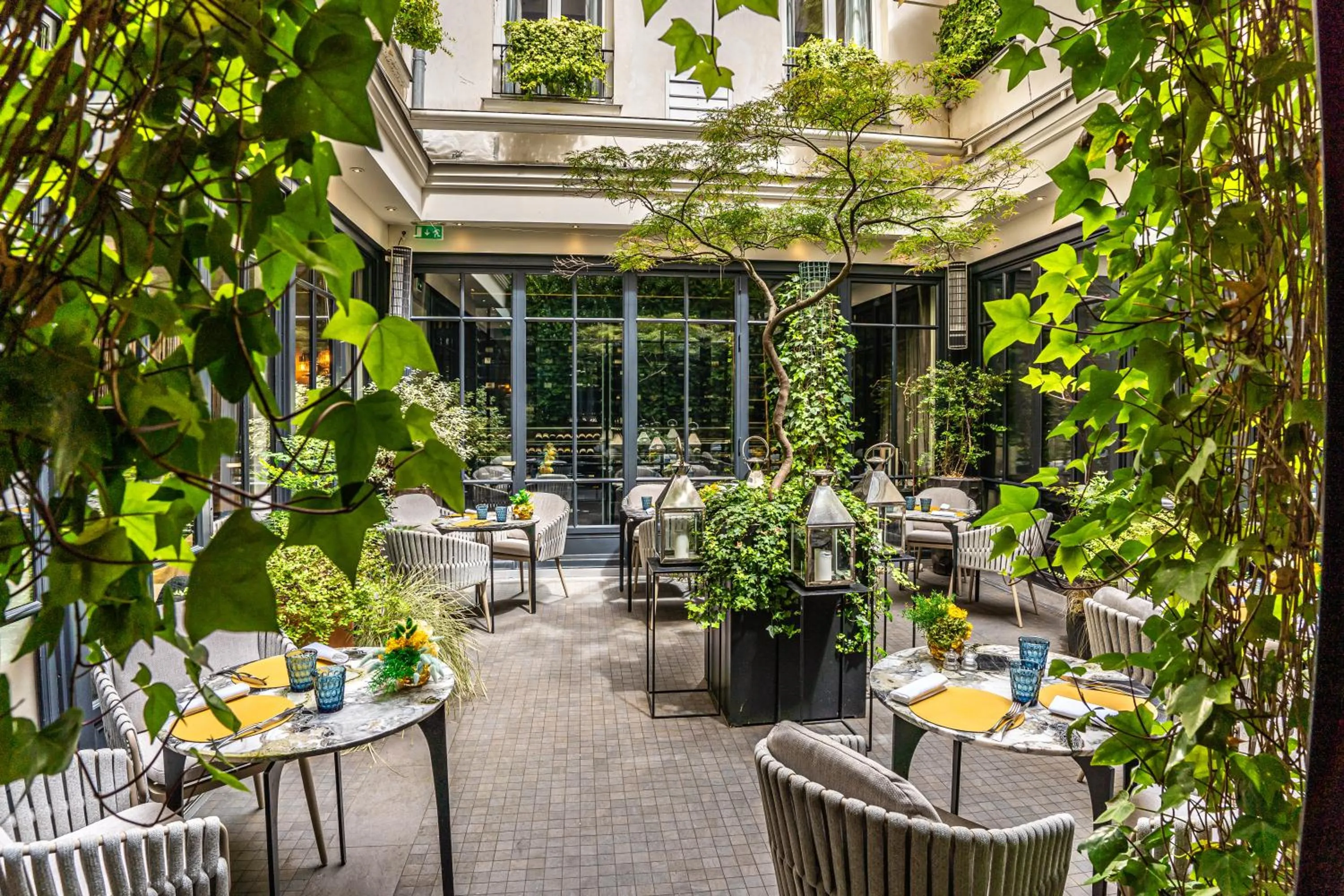 Patio in Le Burgundy Paris