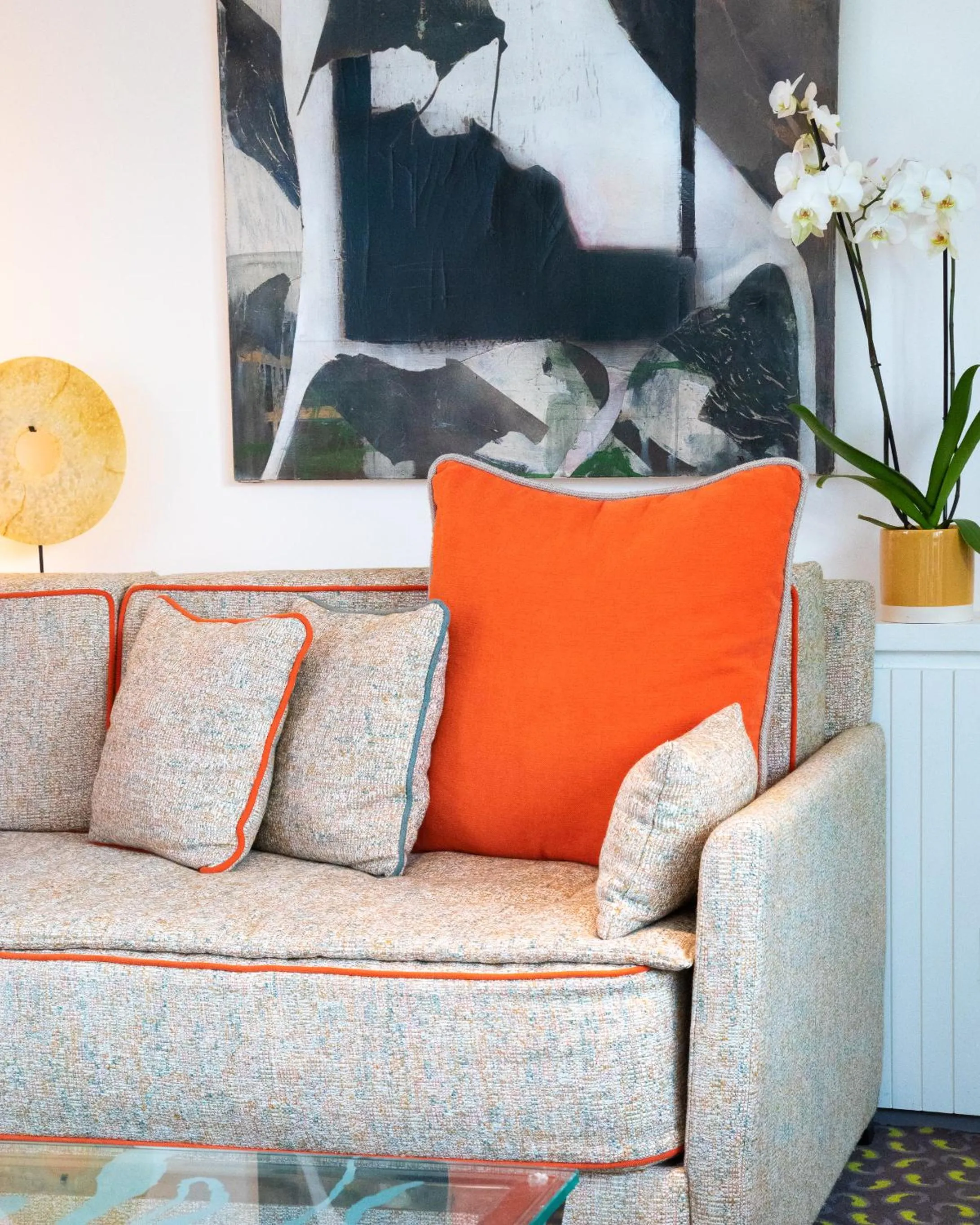 Decorative detail in Le Burgundy Paris