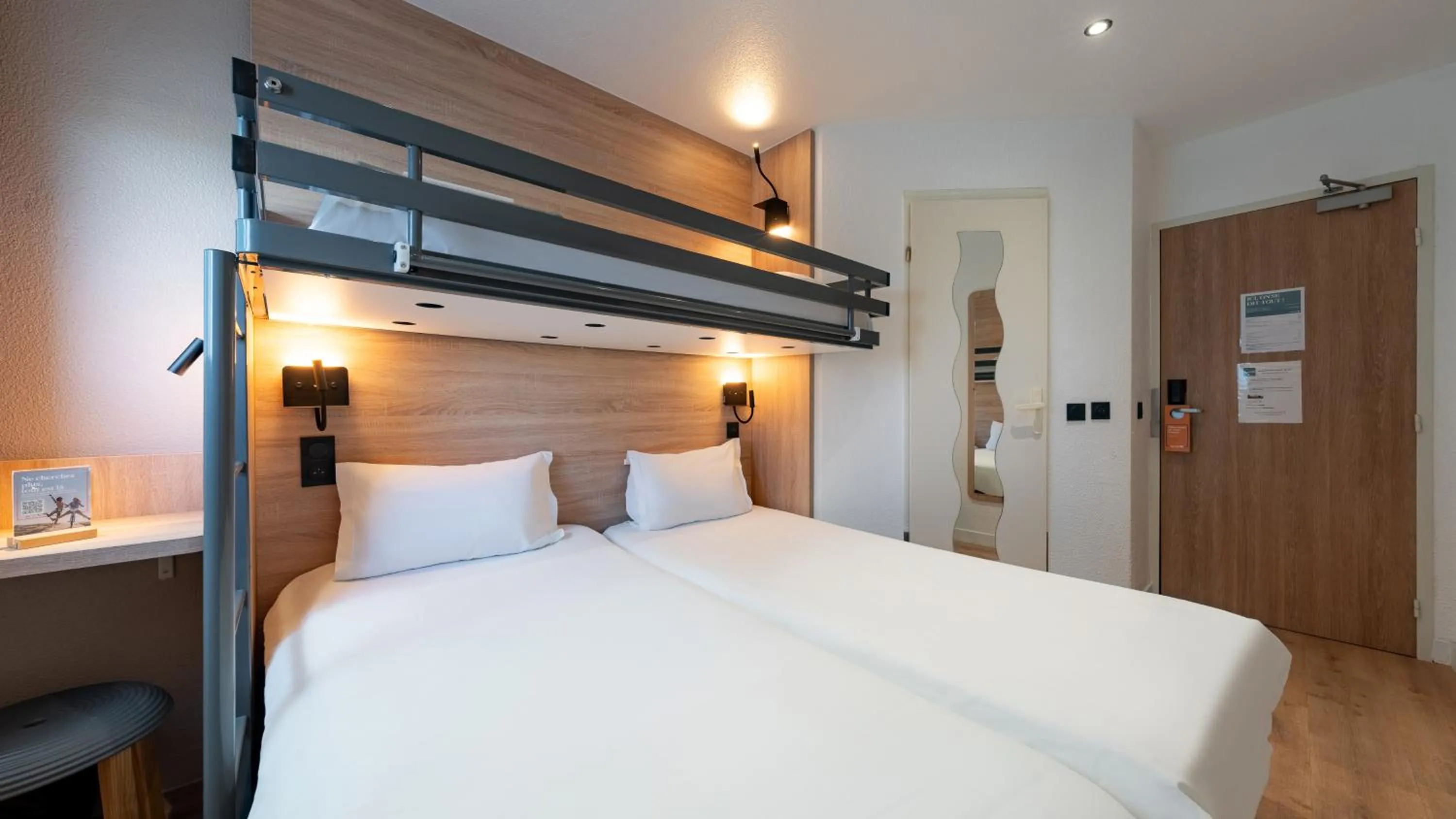 Toilet, Bed in KYRIAD ECO LILLE SUD - Noyelles Godault