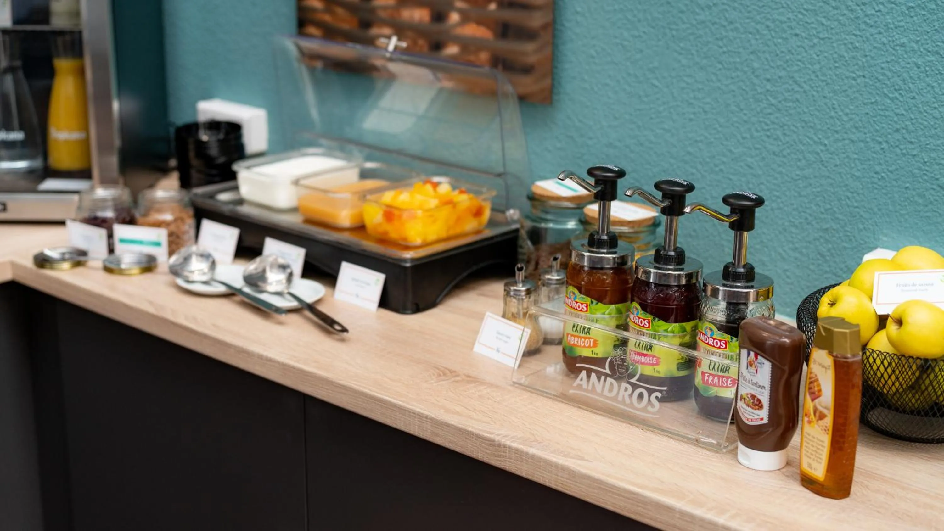 Kitchen or kitchenette in KYRIAD ECO LILLE SUD - Noyelles Godault