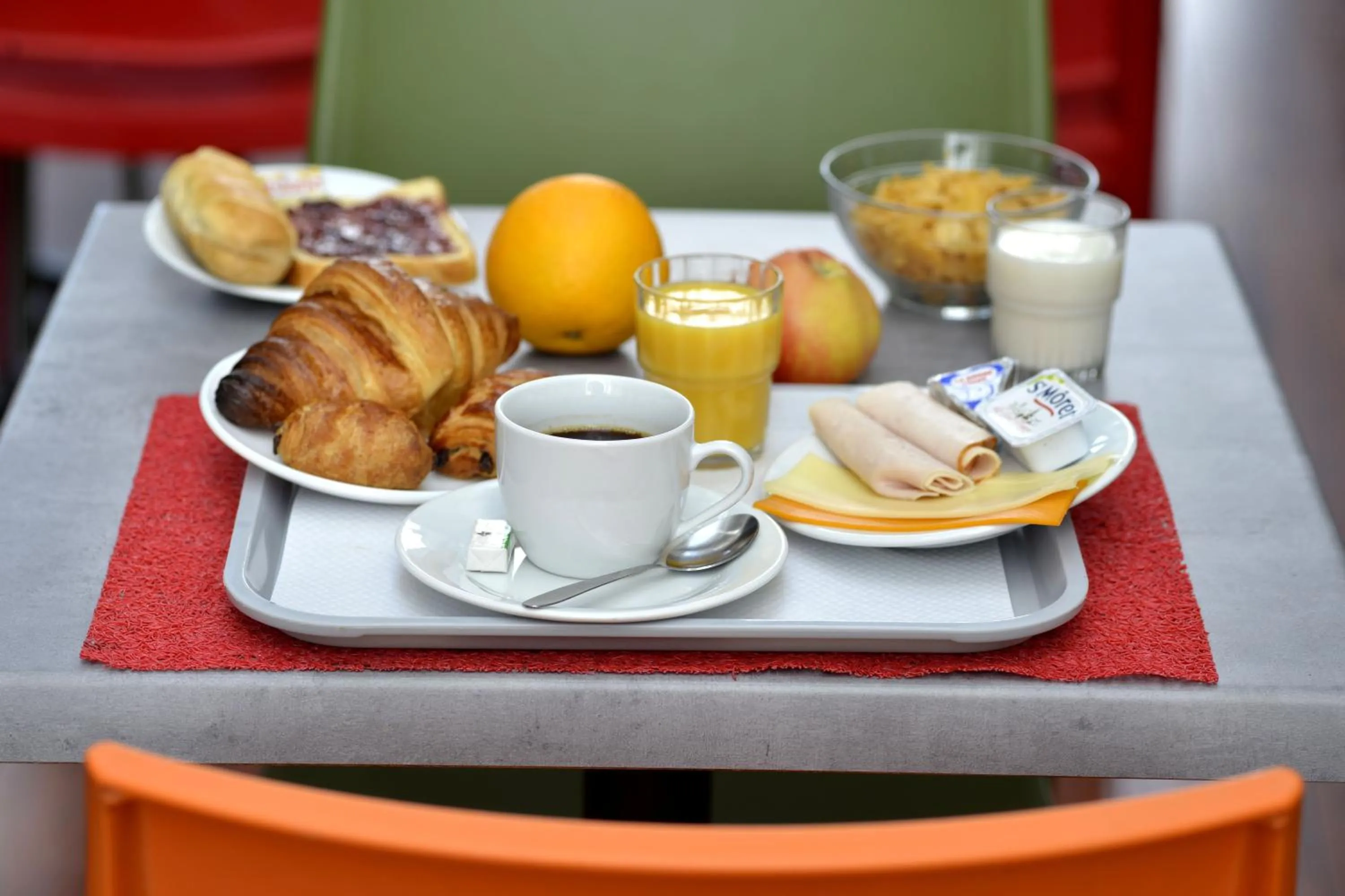 Breakfast in Hotel Cerise Lens