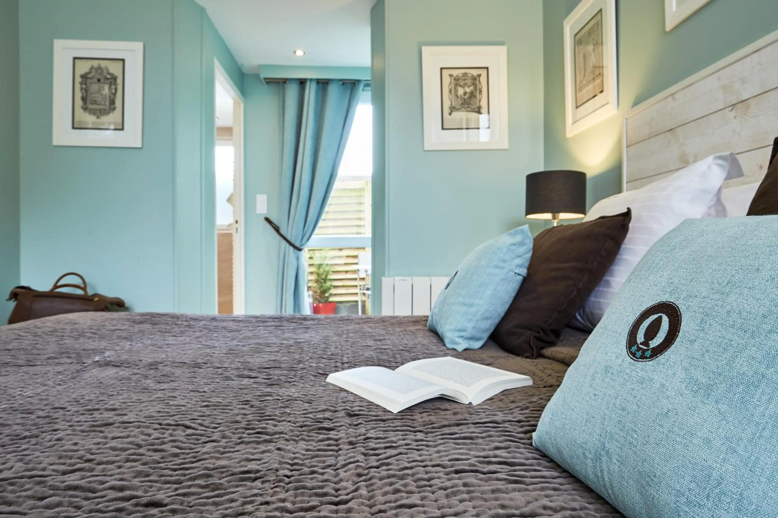 Bed in Les Villas d'Arromanches, Teritoria