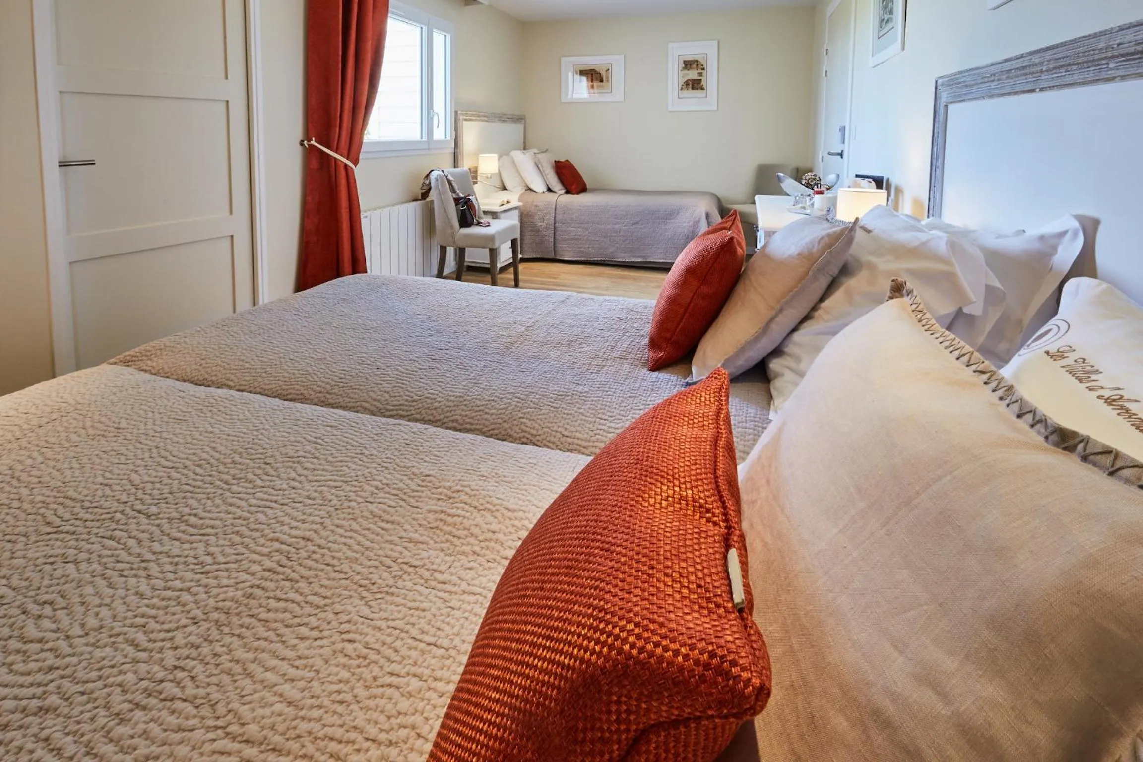 Bed in Les Villas d'Arromanches, Teritoria