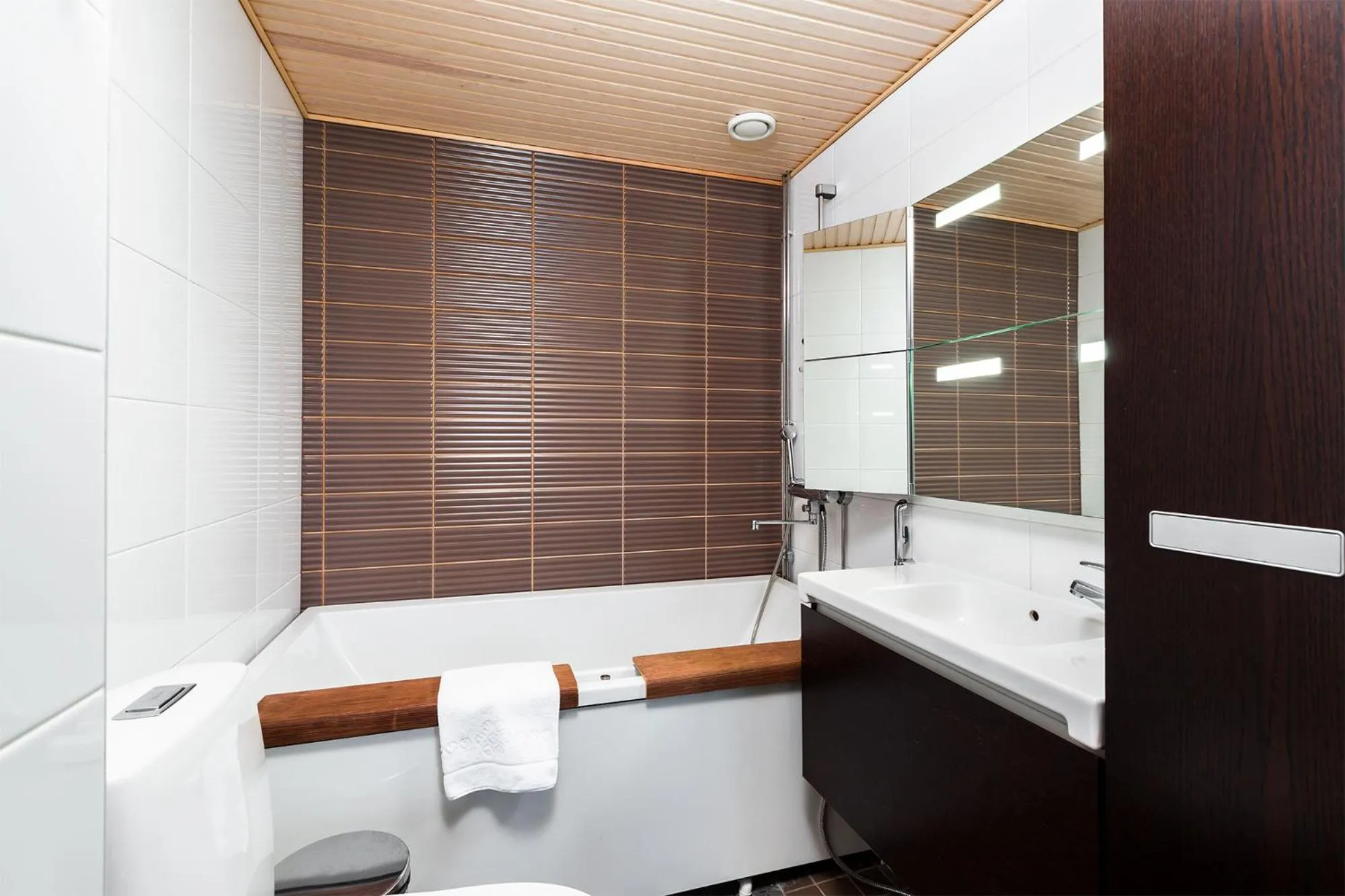 Bath in Imatran Kylpylä Spa Apartments