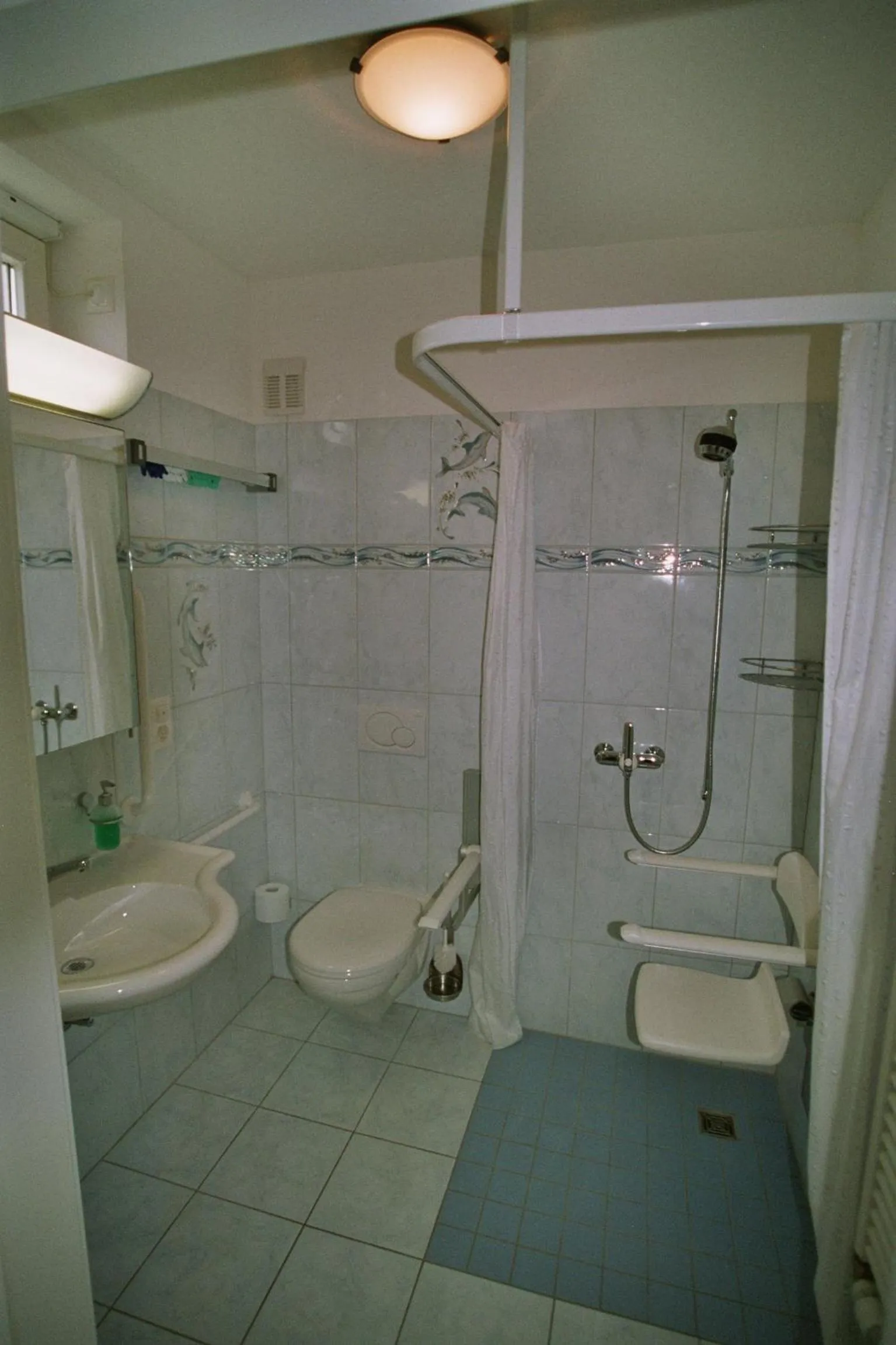 Bathroom in Niros Bed & Breakfast