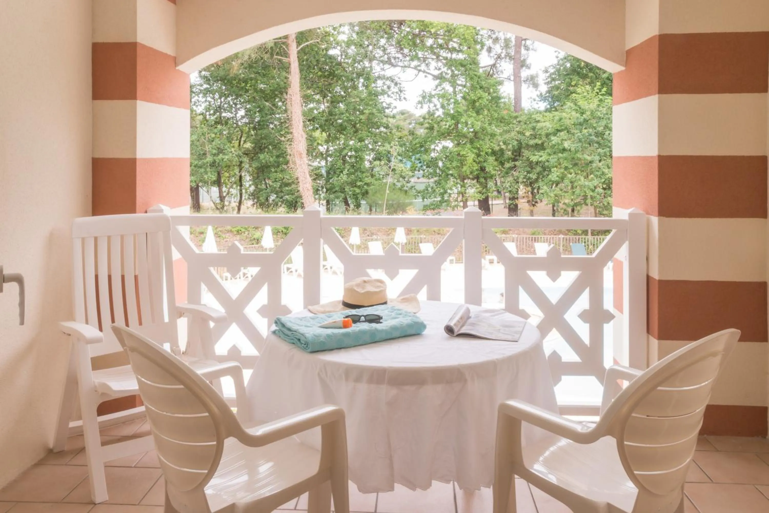 Patio in Résidence Pierre & Vacances Les Dunes du Médoc