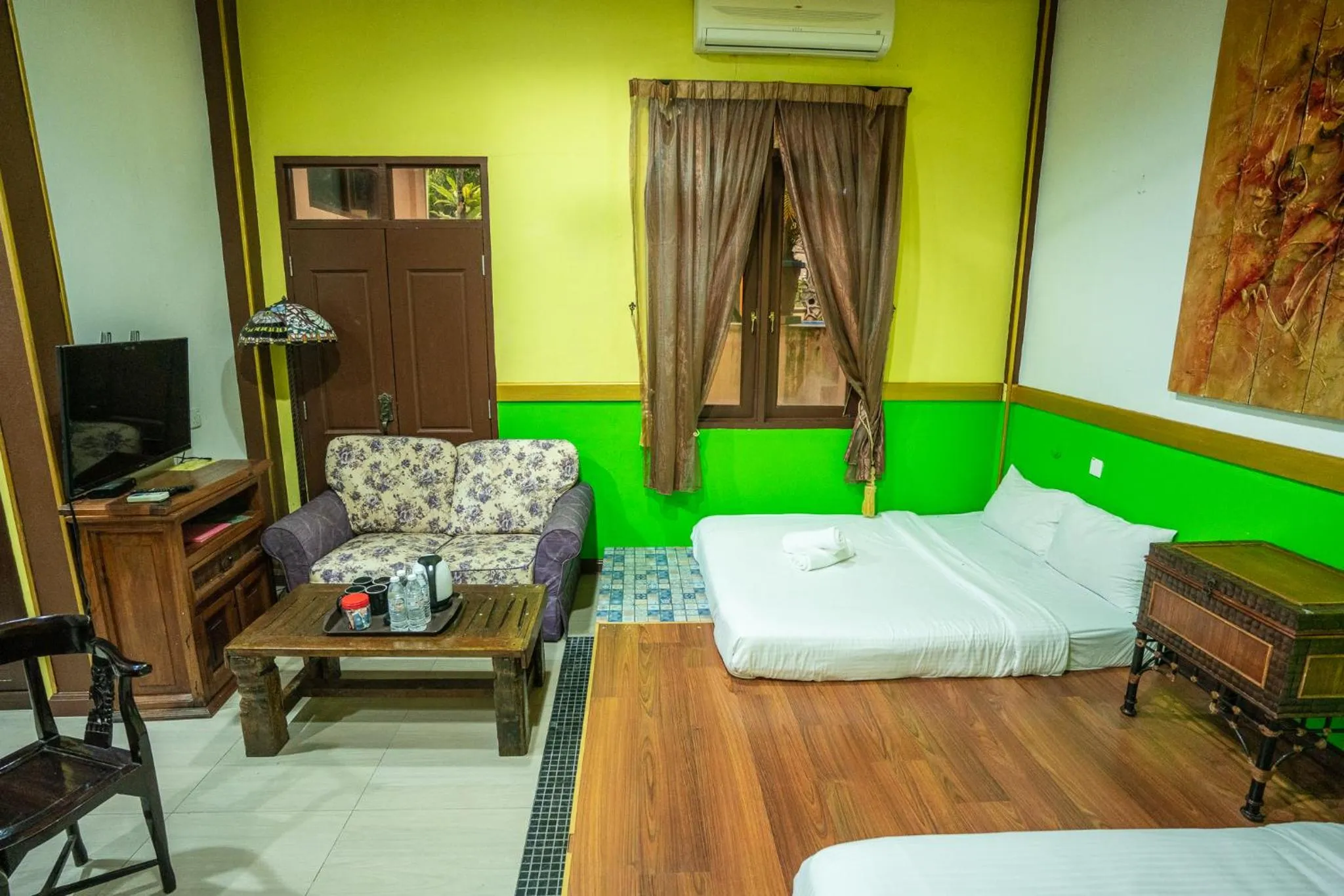 Photo of the whole room, Bed in Lost Paradise Resort