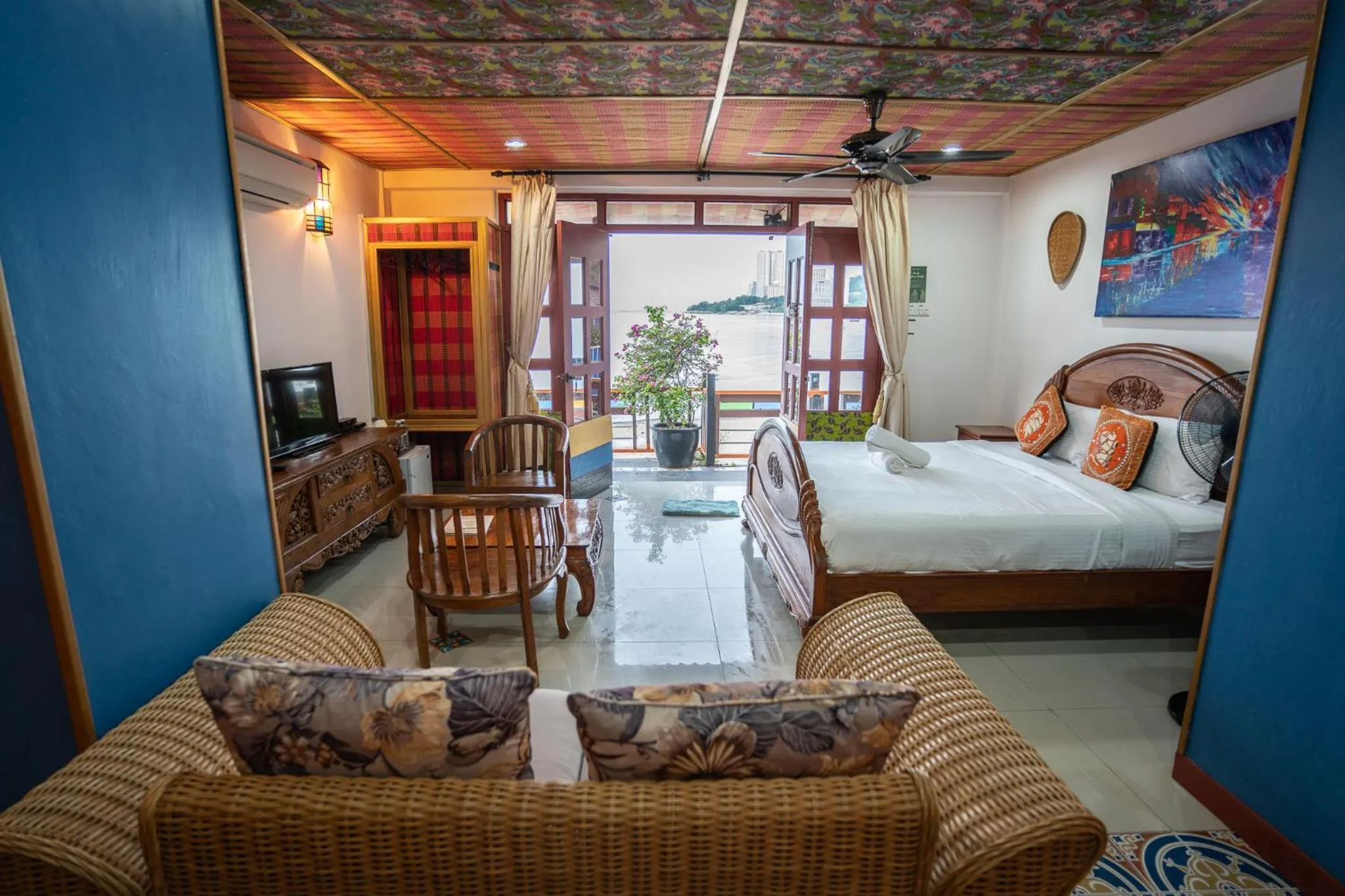 Photo of the whole room, Bed in Lost Paradise Resort