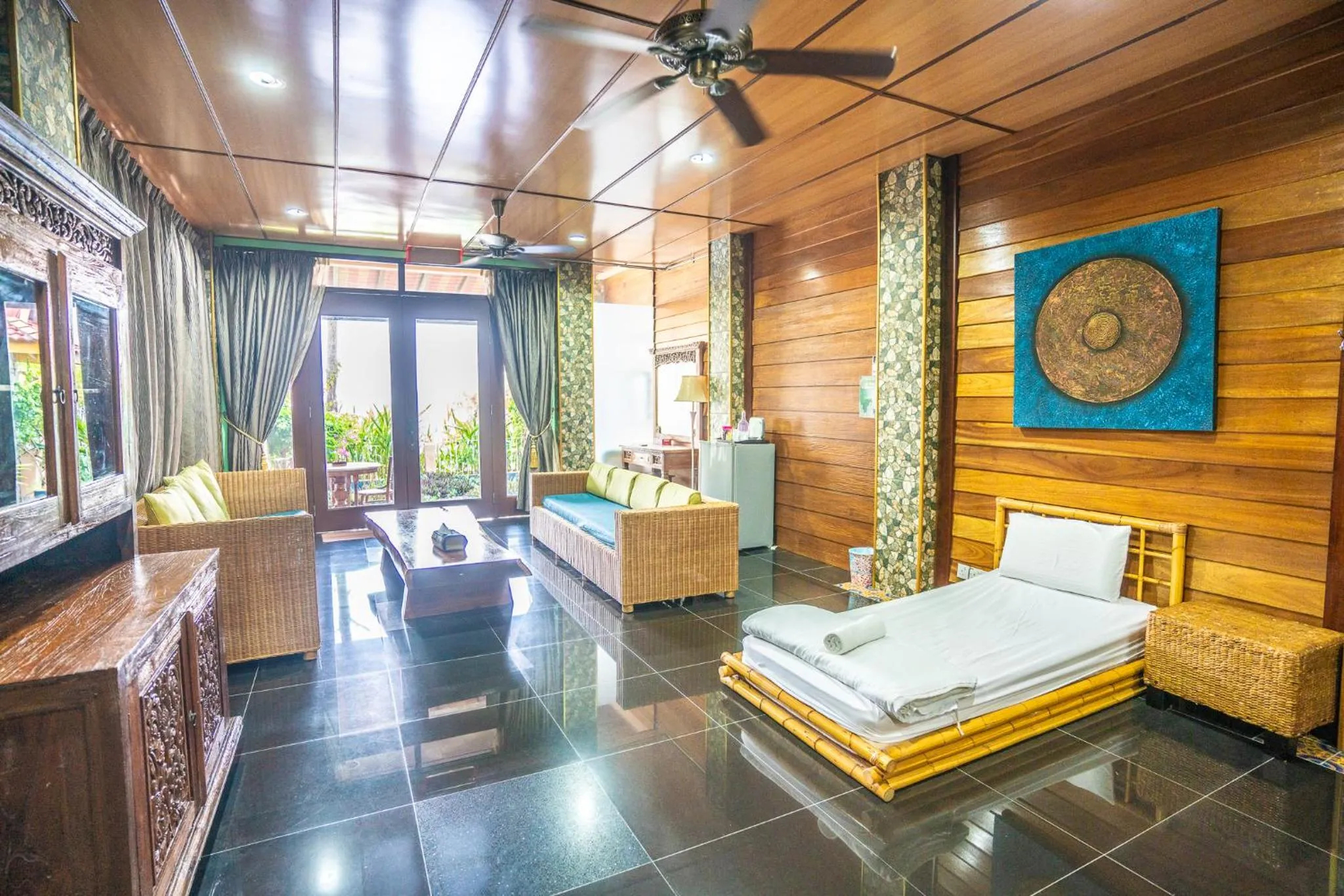 Living room, Bed in Lost Paradise Resort