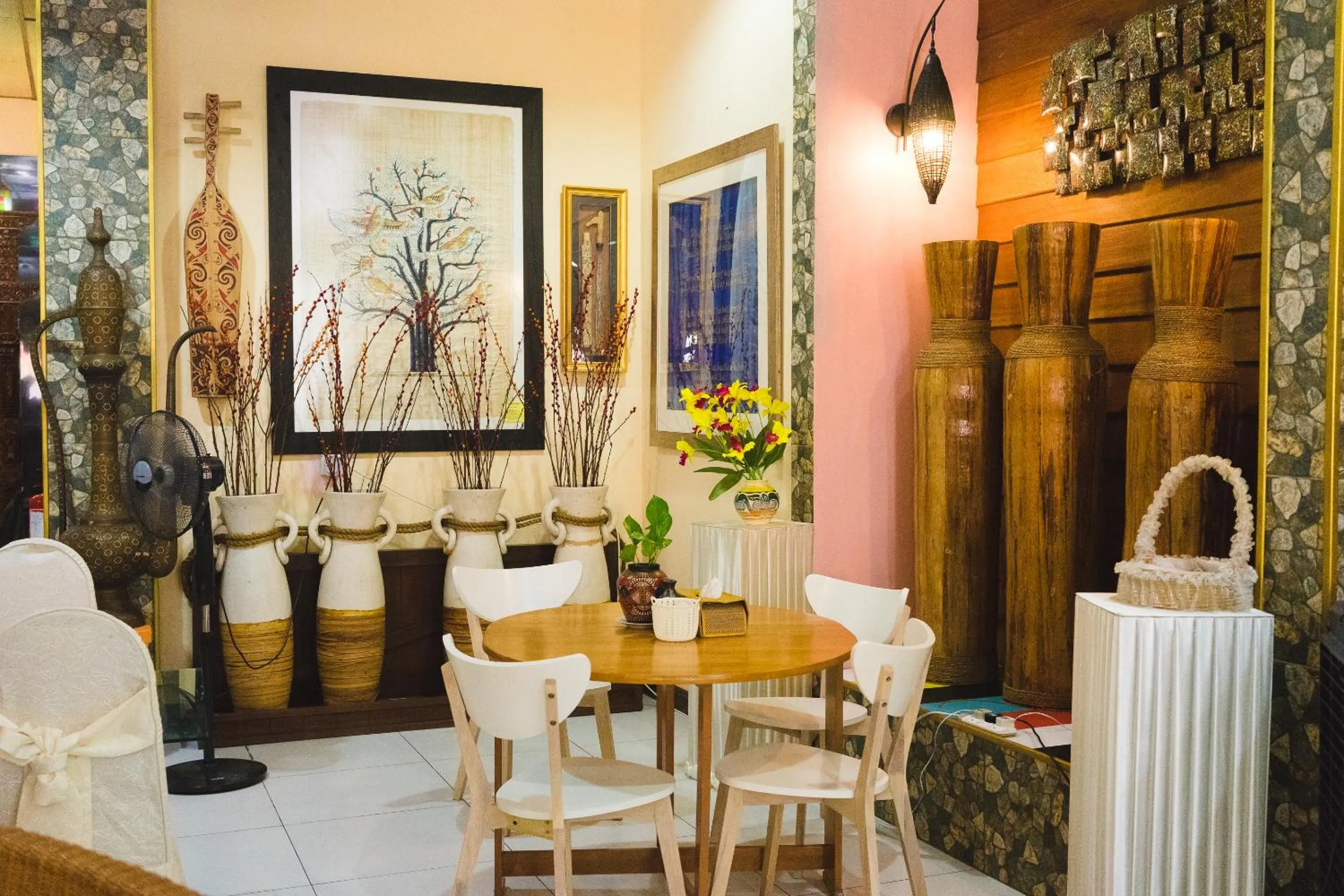 Breakfast in Lost Paradise Resort