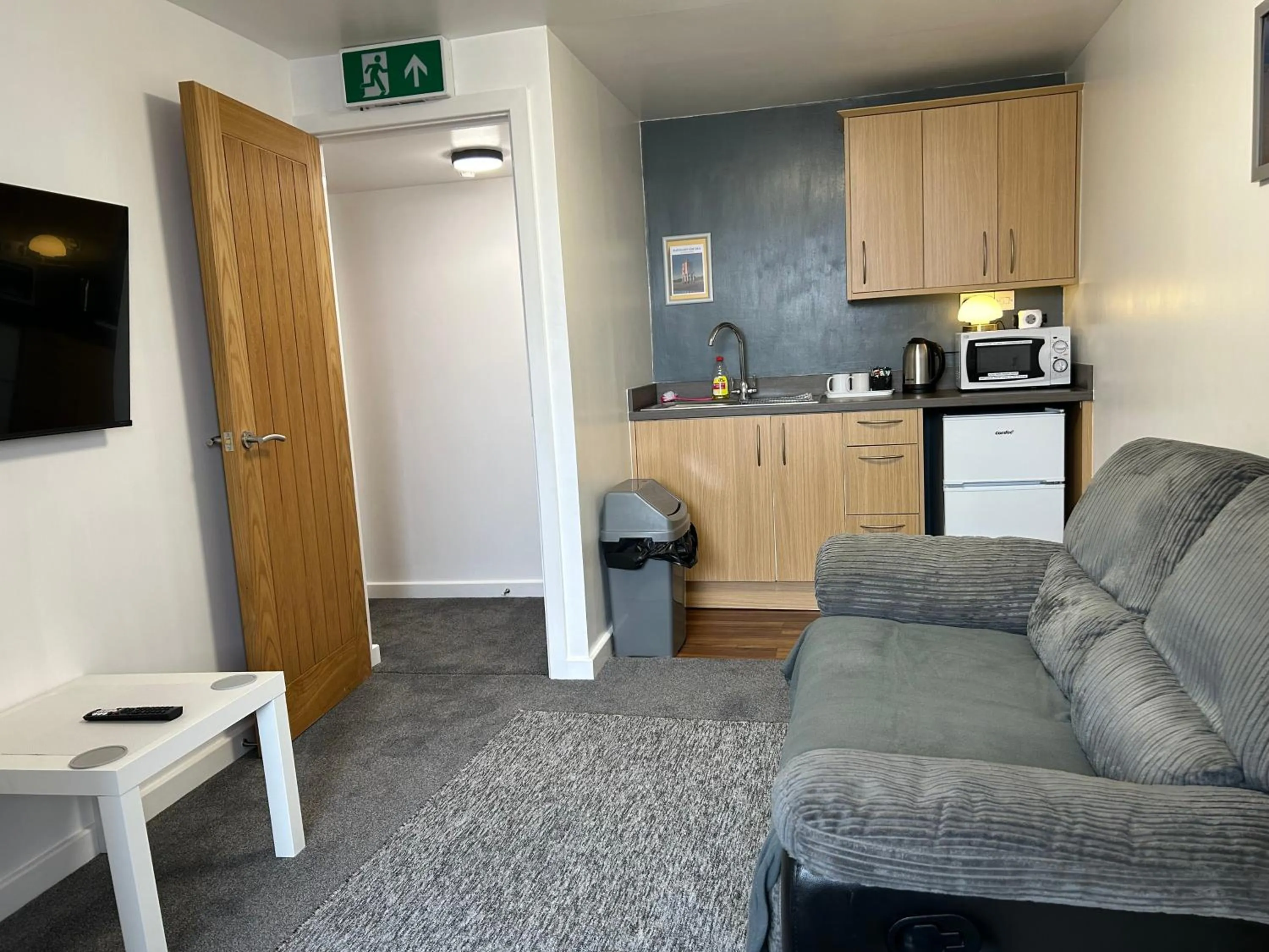 Kitchen or kitchenette in The Royal Clarence Hotel (on the Seafront)