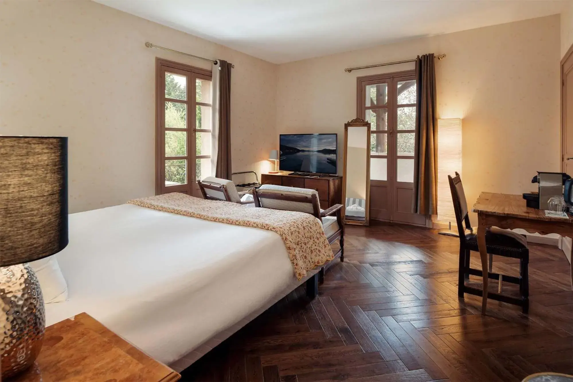 Cozy Room in Château de Candie Cozy Room in Château de Candie