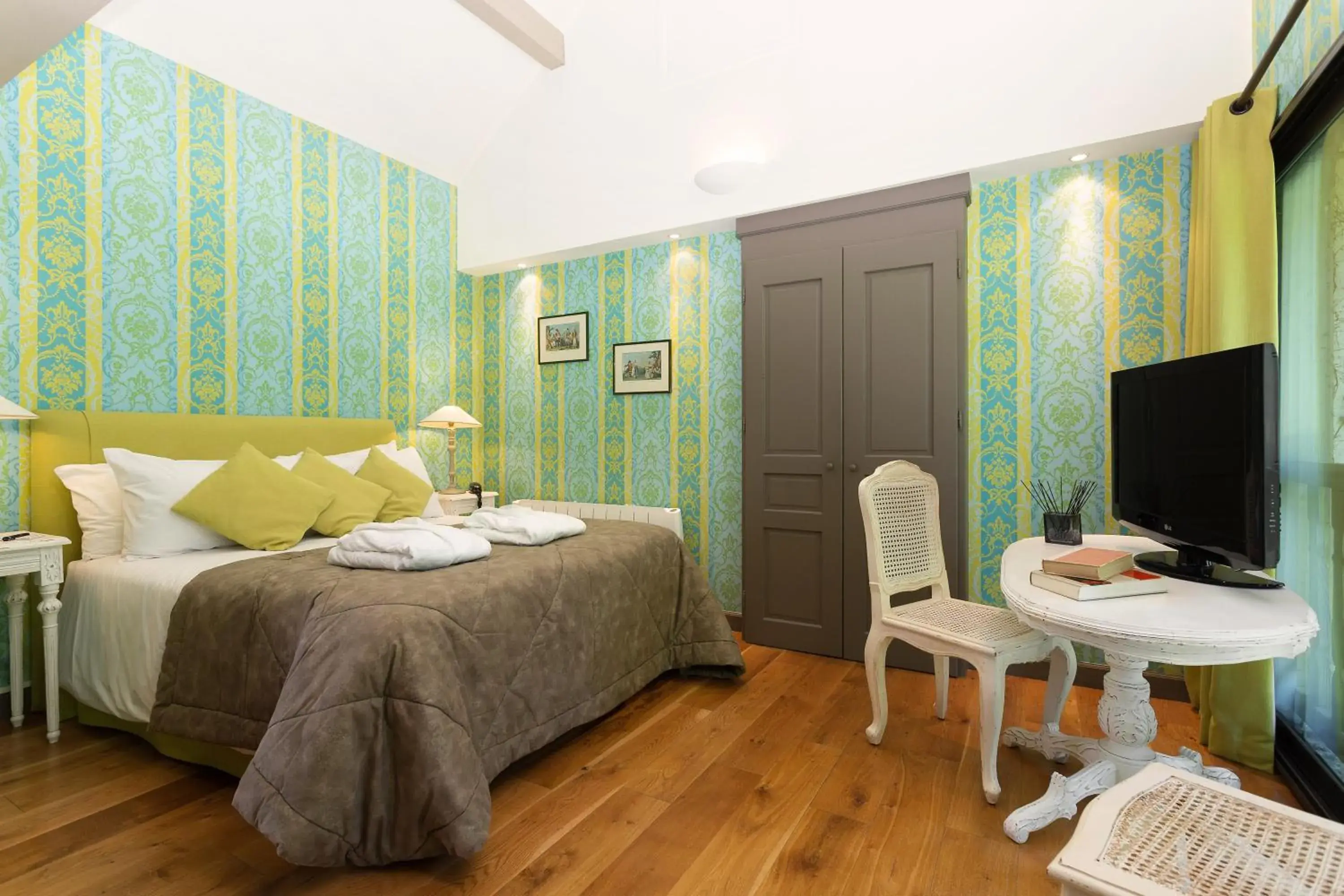 Junior Cozy Room in Château de Candie Junior Cozy Room in Château de Candie