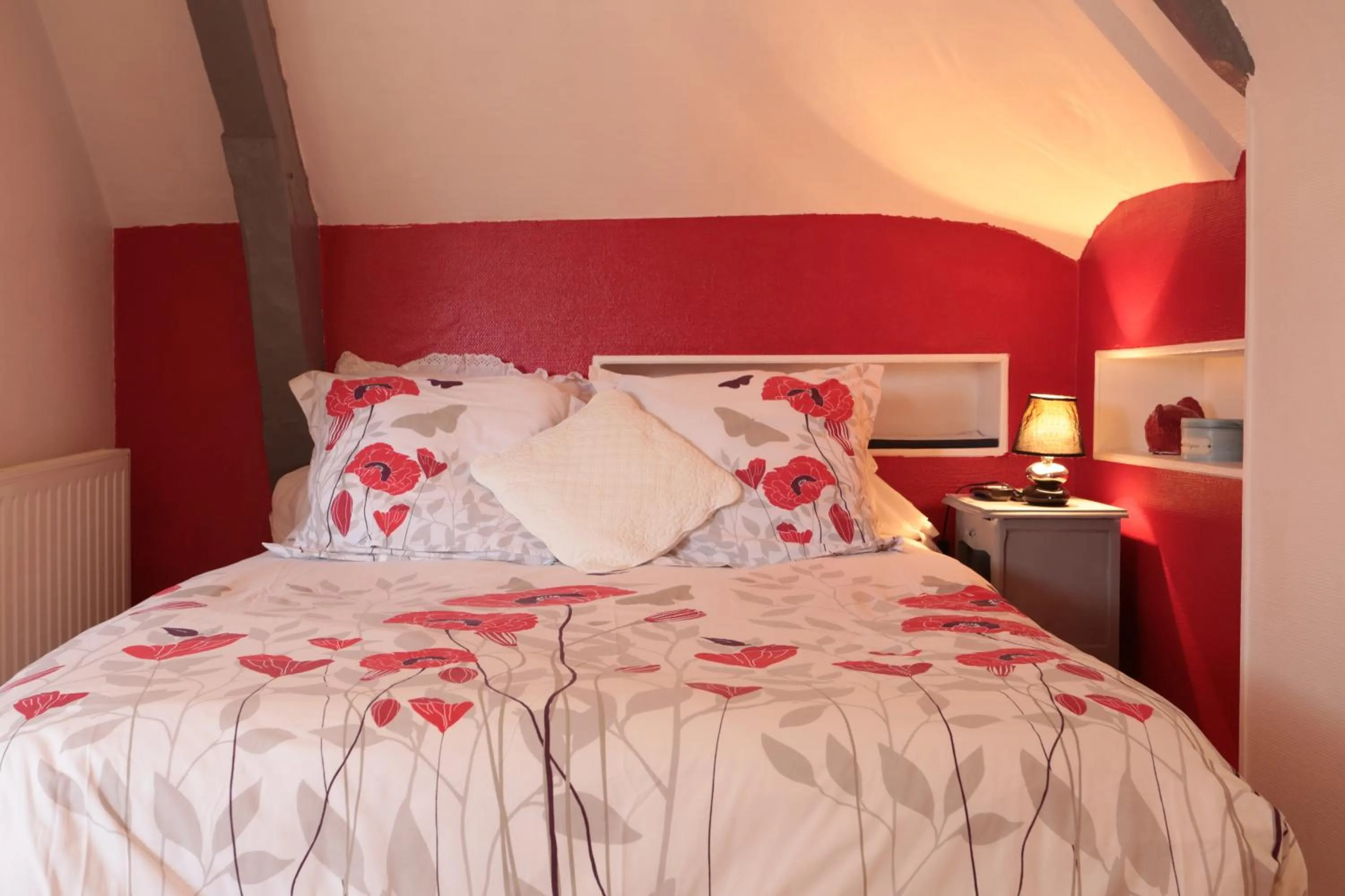 Bed in Restaurant & Chambres d'Hôtes L'Eau Vive