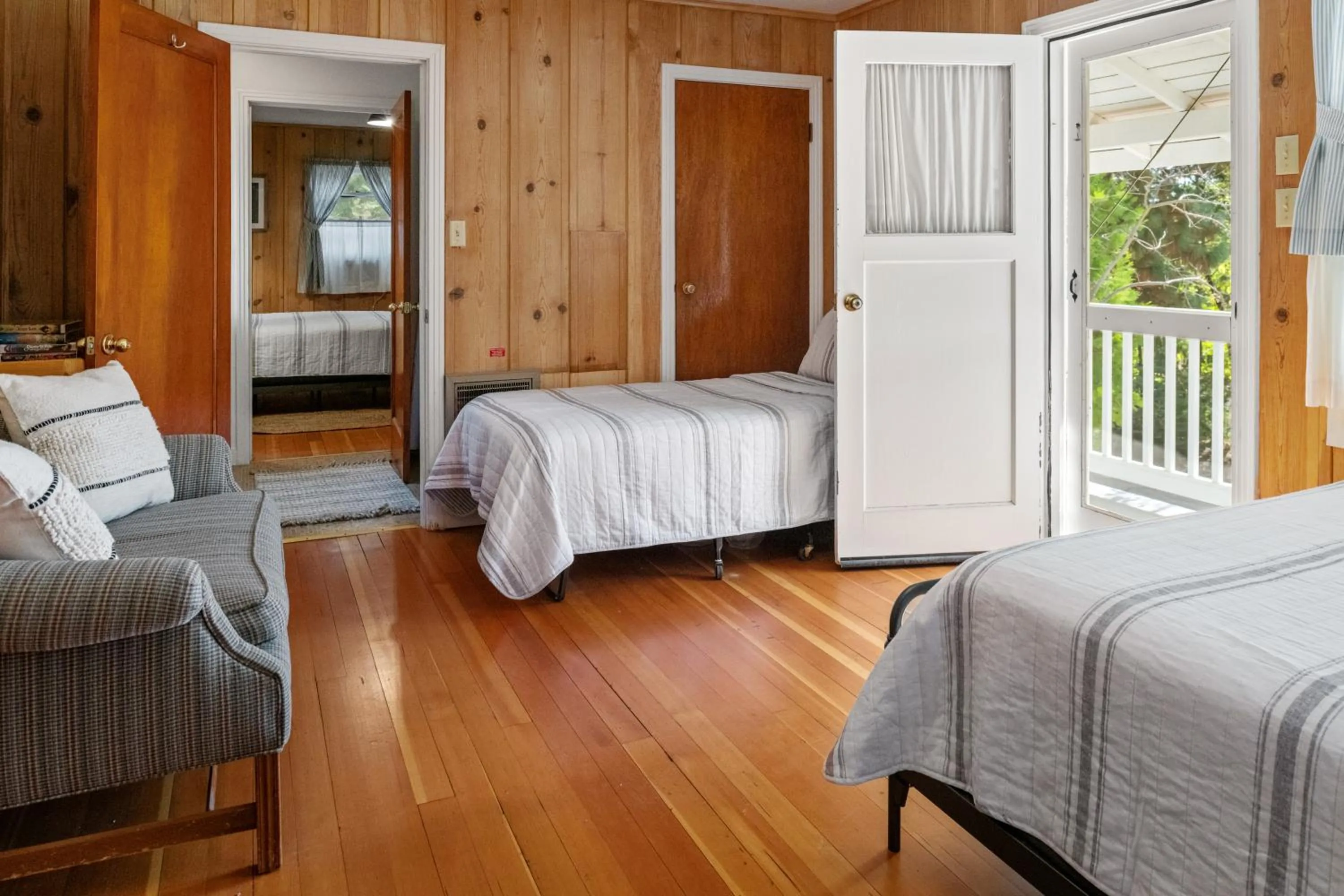 Photo of the whole room, Bed in Inn at Sugar Pine Ranch