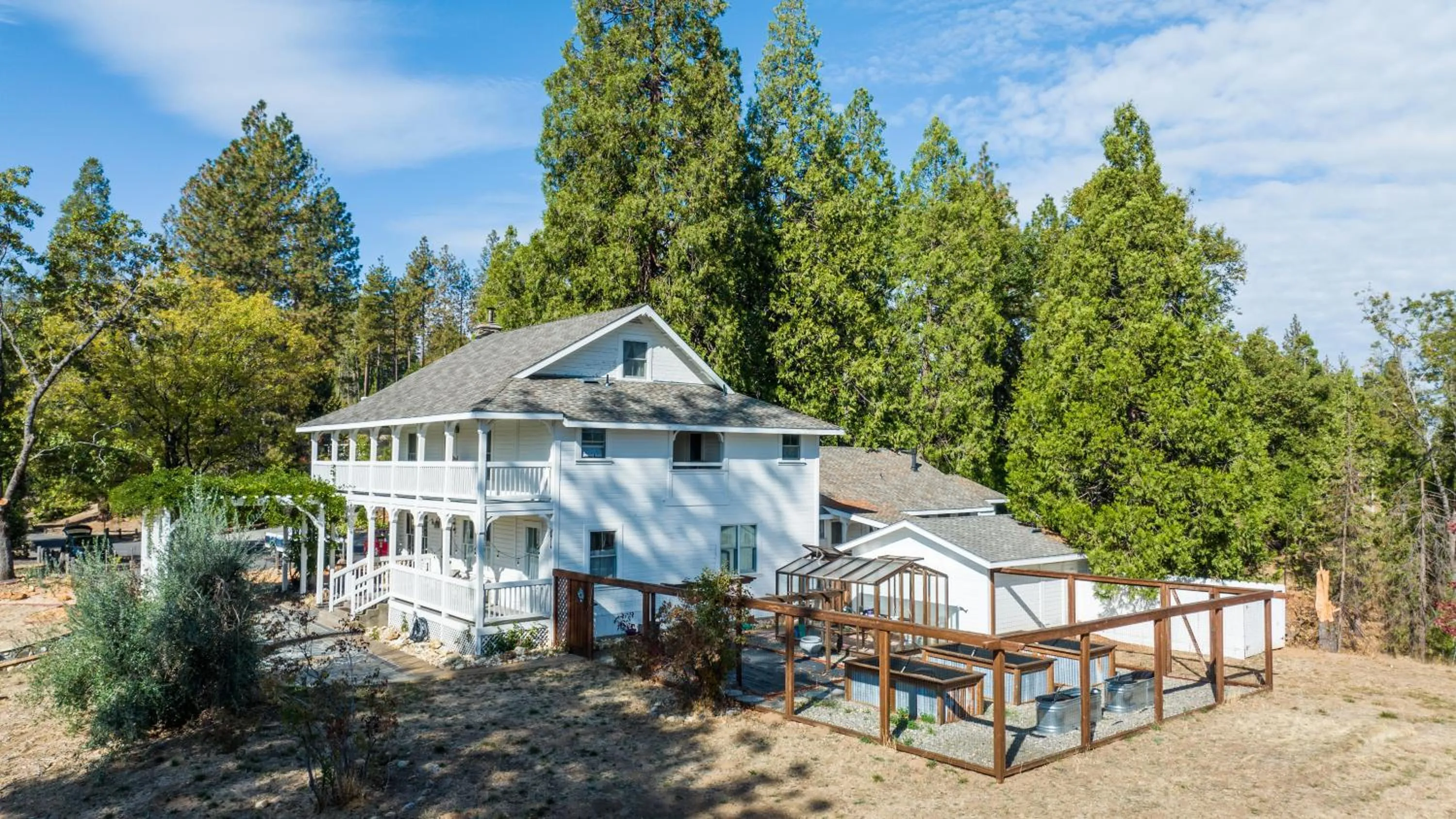 Property building in Inn at Sugar Pine Ranch