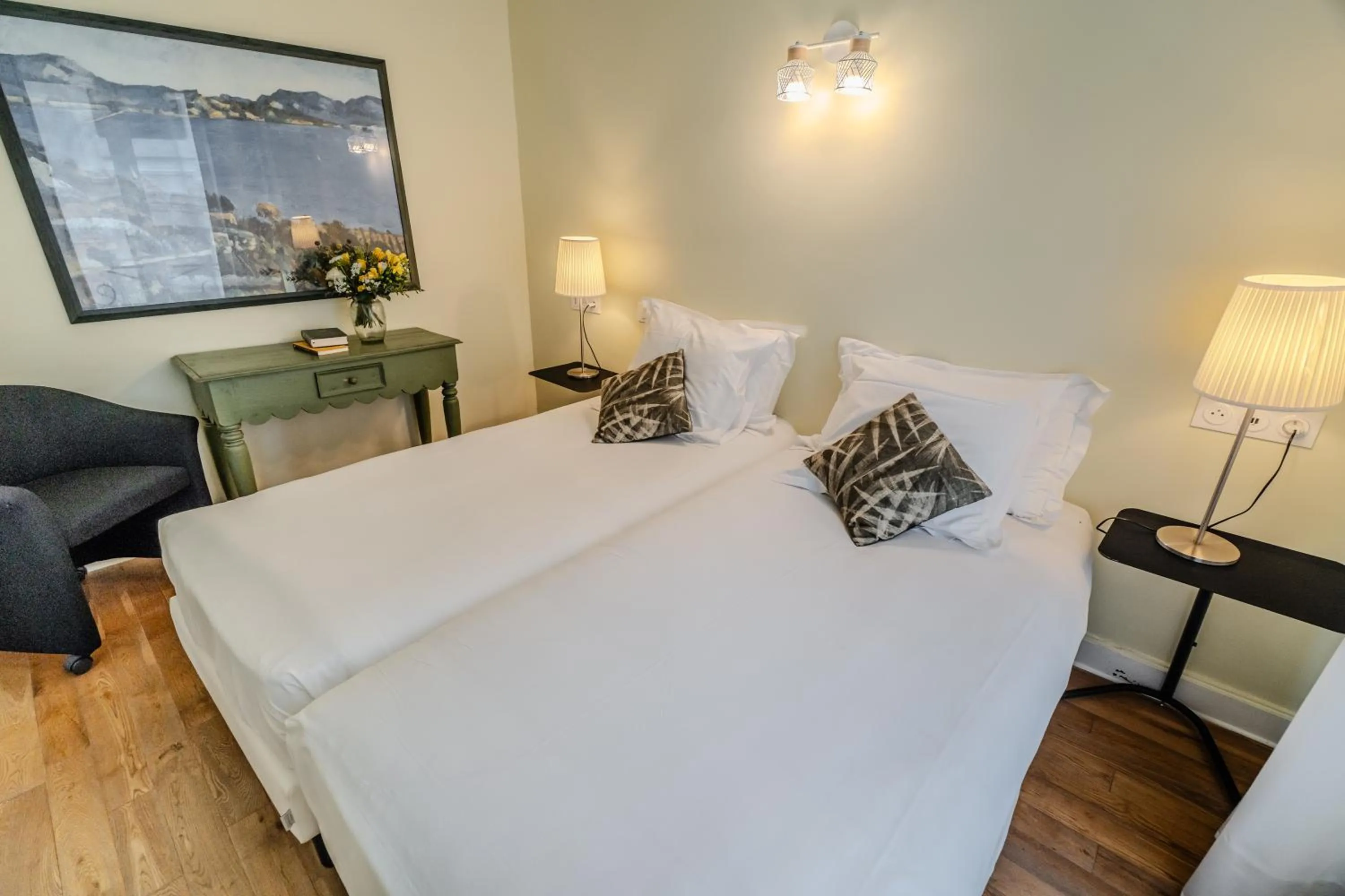 Bedroom, Bed in Brueghel