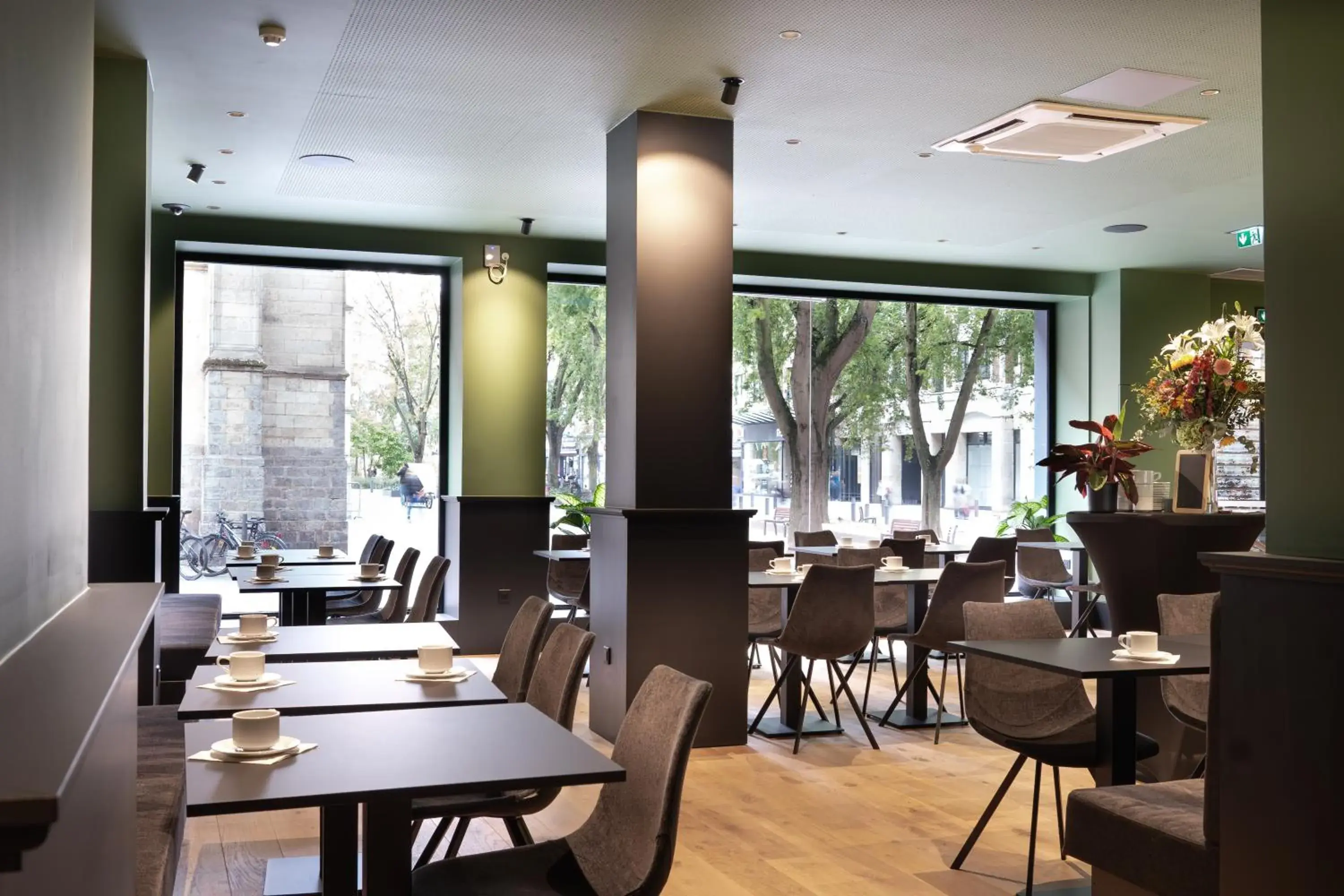 Breakfast in Brueghel Breakfast in Brueghel