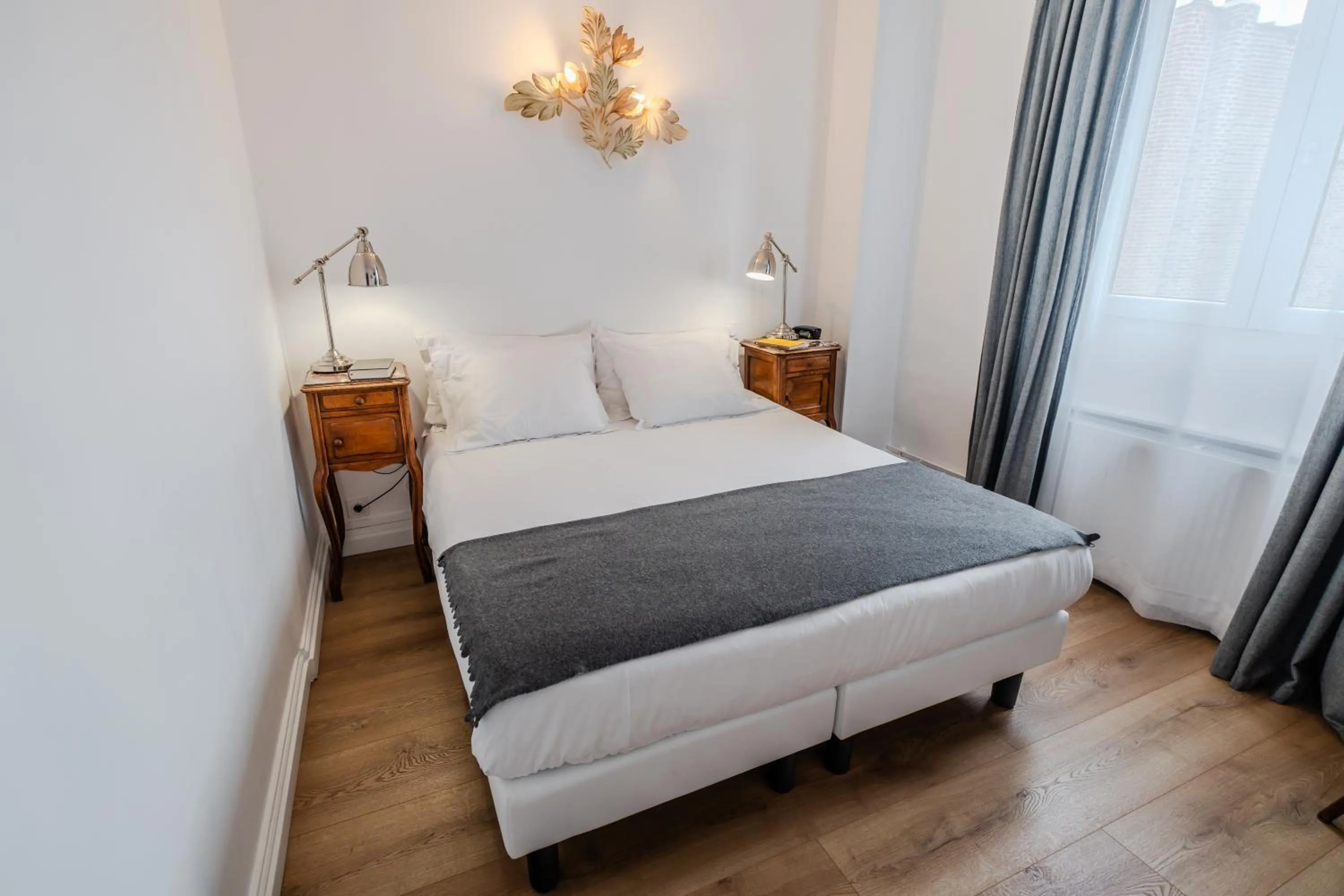 Bedroom, Bed in Brueghel