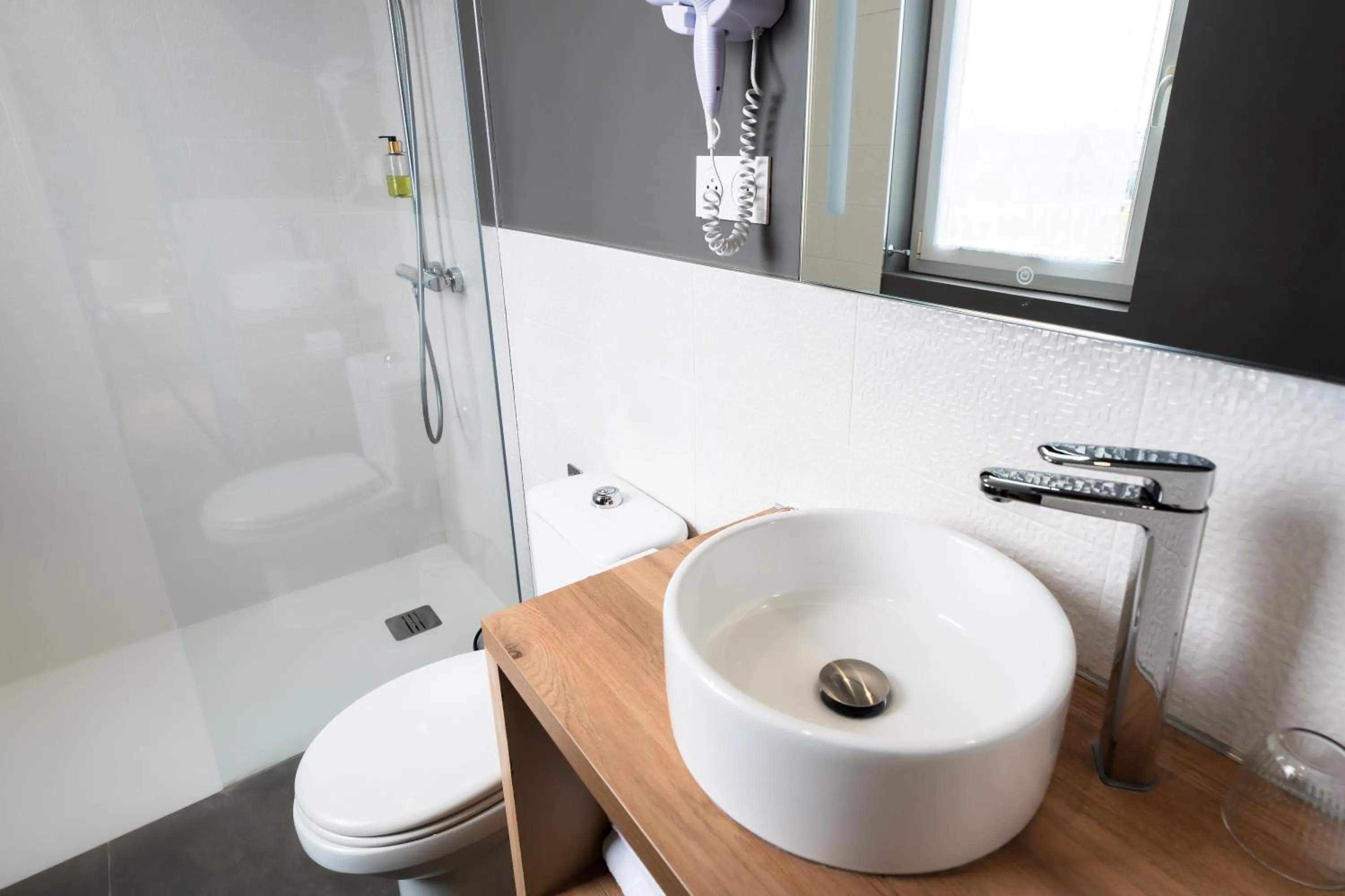 Bathroom in Brueghel