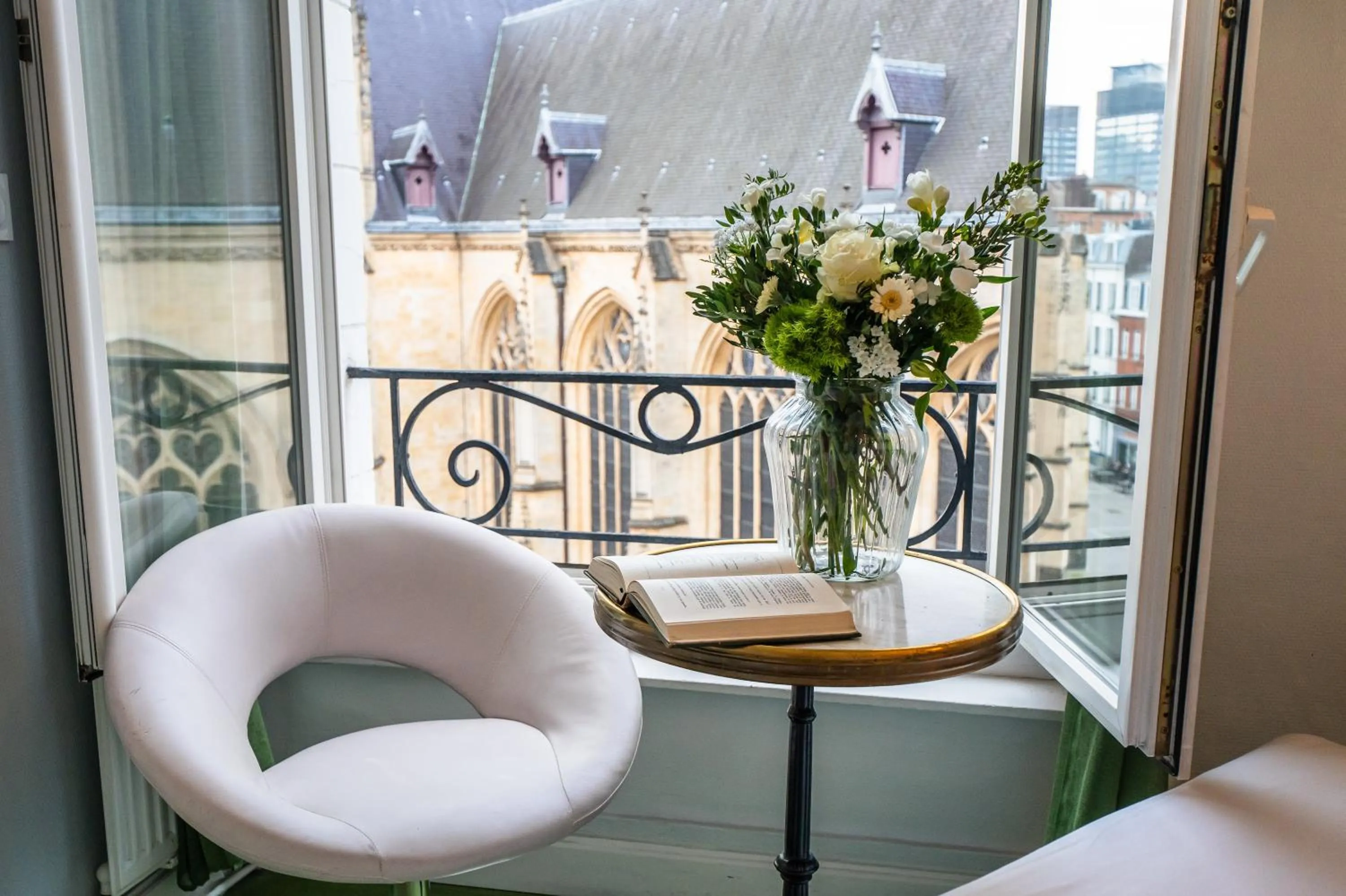 View (from property/room) in Brueghel