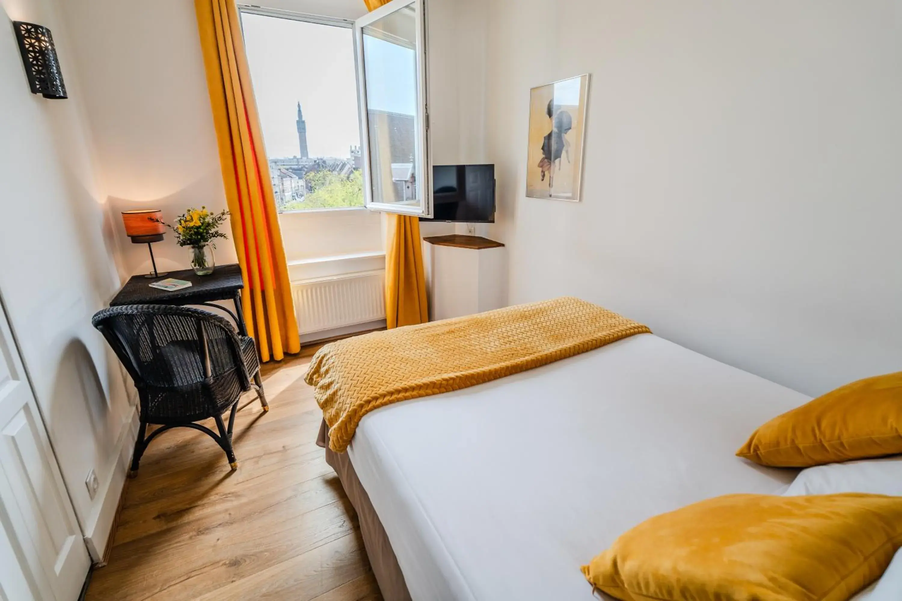 Property building, Bed in Brueghel Property building, Bed in Brueghel