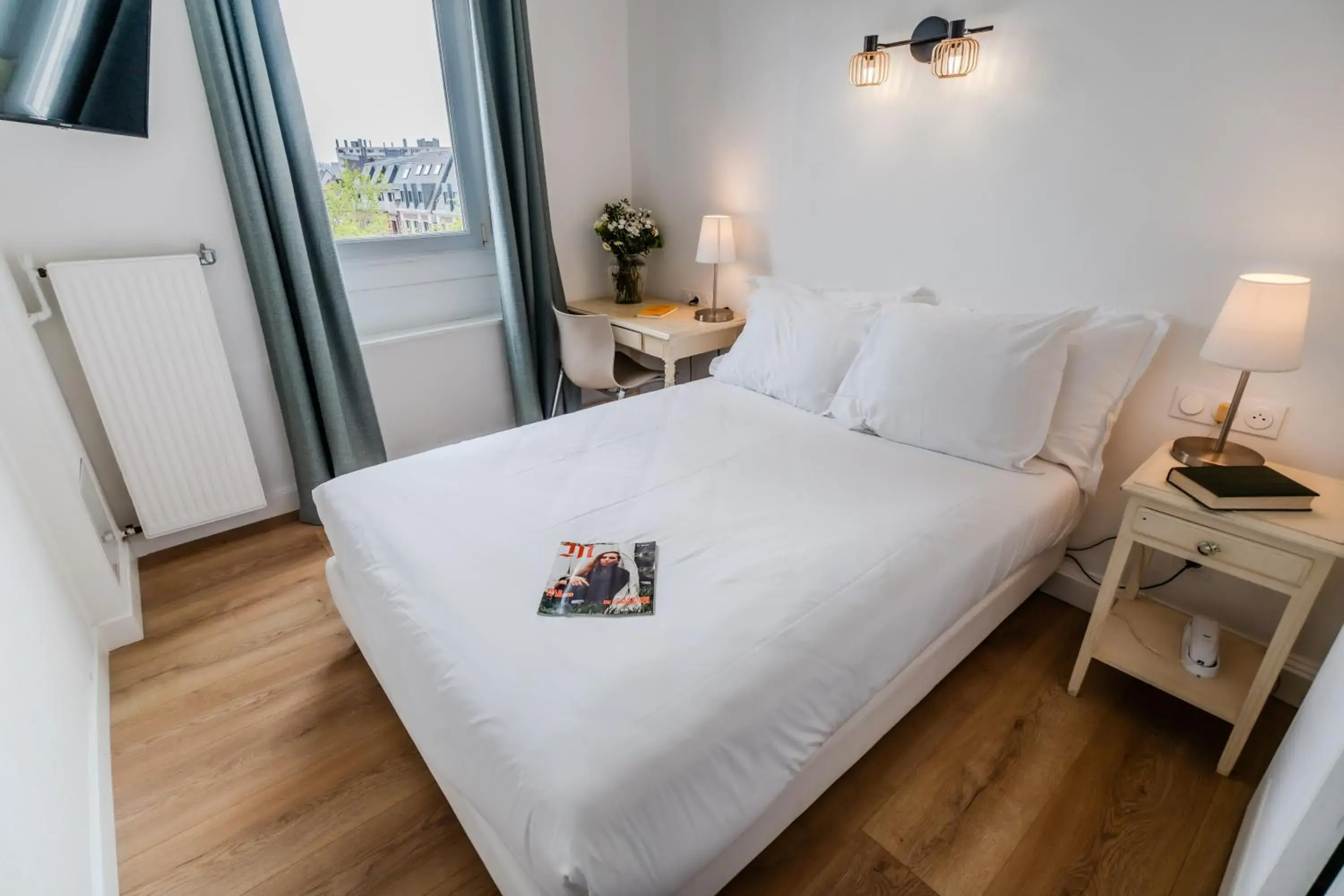 Property building, Bed in Brueghel Property building, Bed in Brueghel