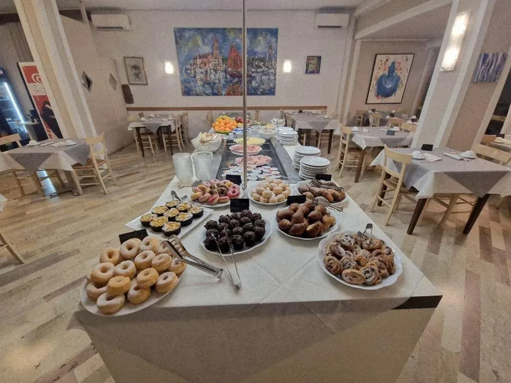 Food in Hotel Villa Roma