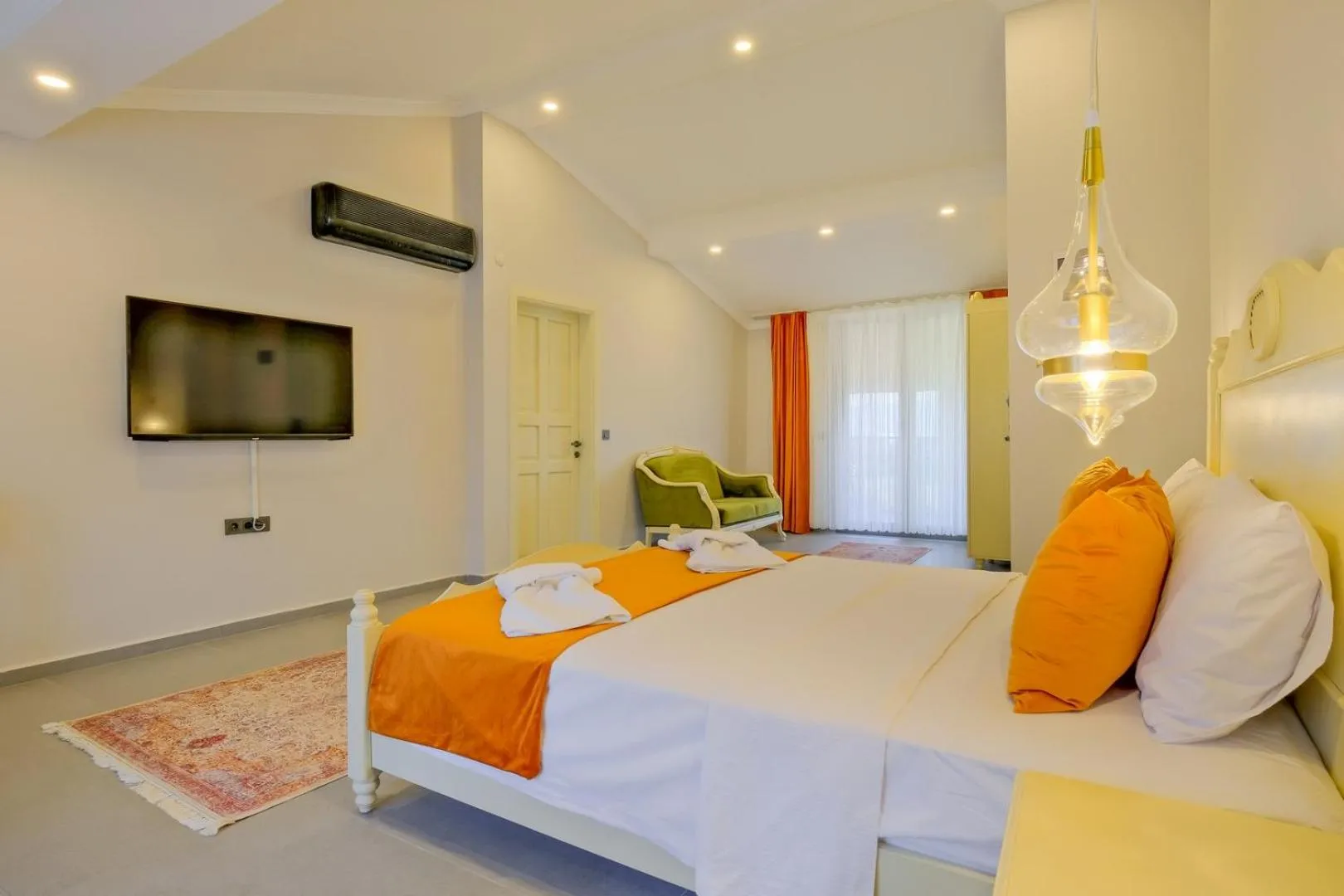 Photo of the whole room, Bed in Ciello Suites Hotel