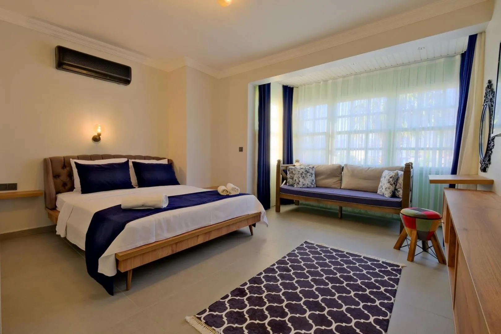 Photo of the whole room, Bed in Ciello Suites Hotel
