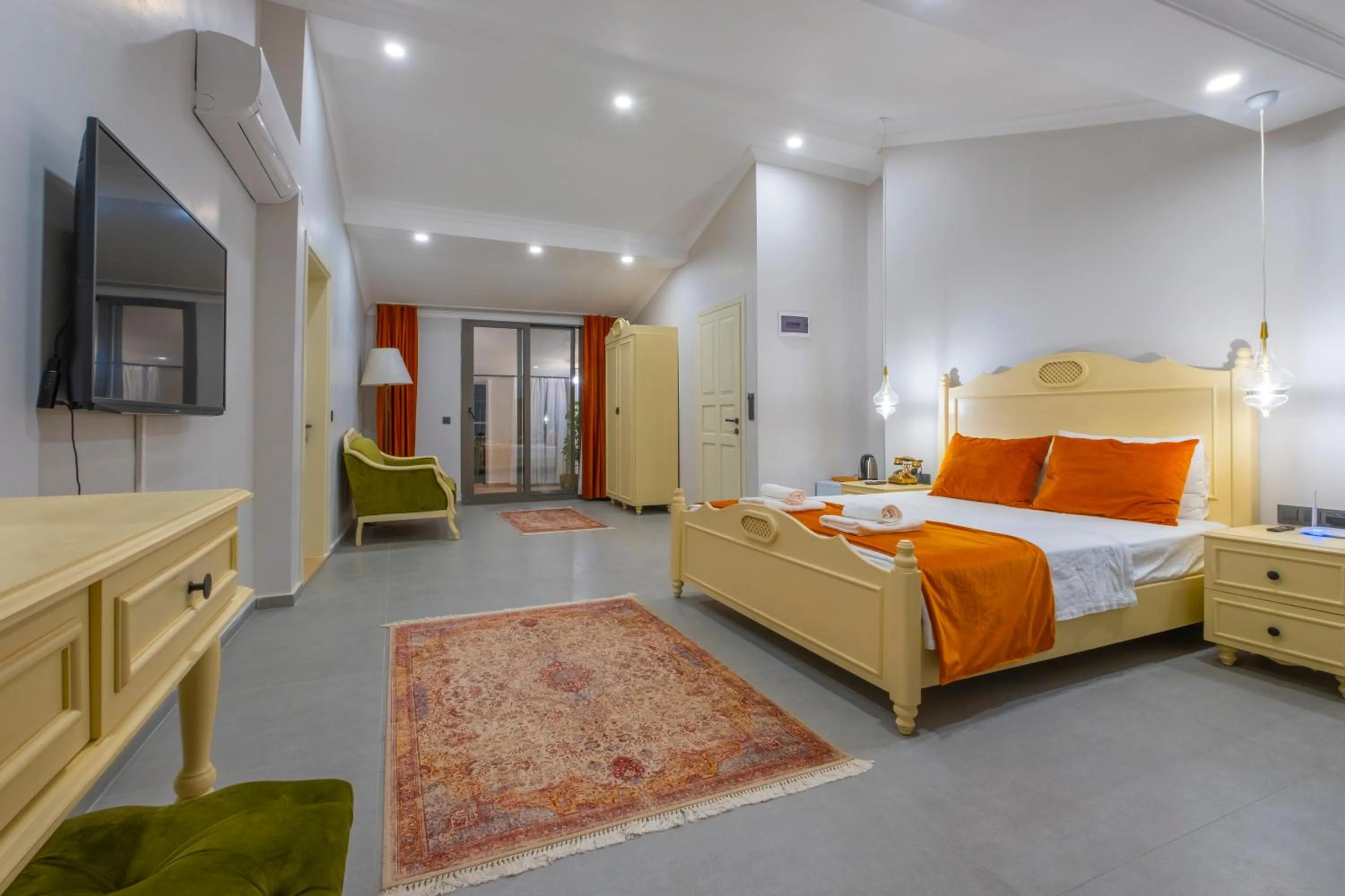 Photo of the whole room, Bed in Ciello Suites Hotel