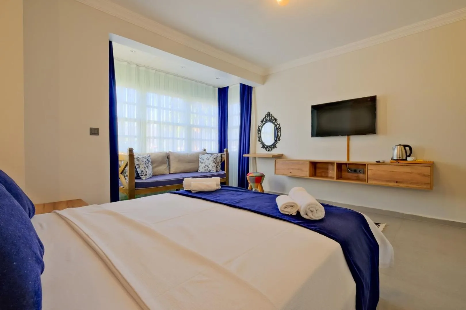 Photo of the whole room, Bed in Ciello Suites Hotel