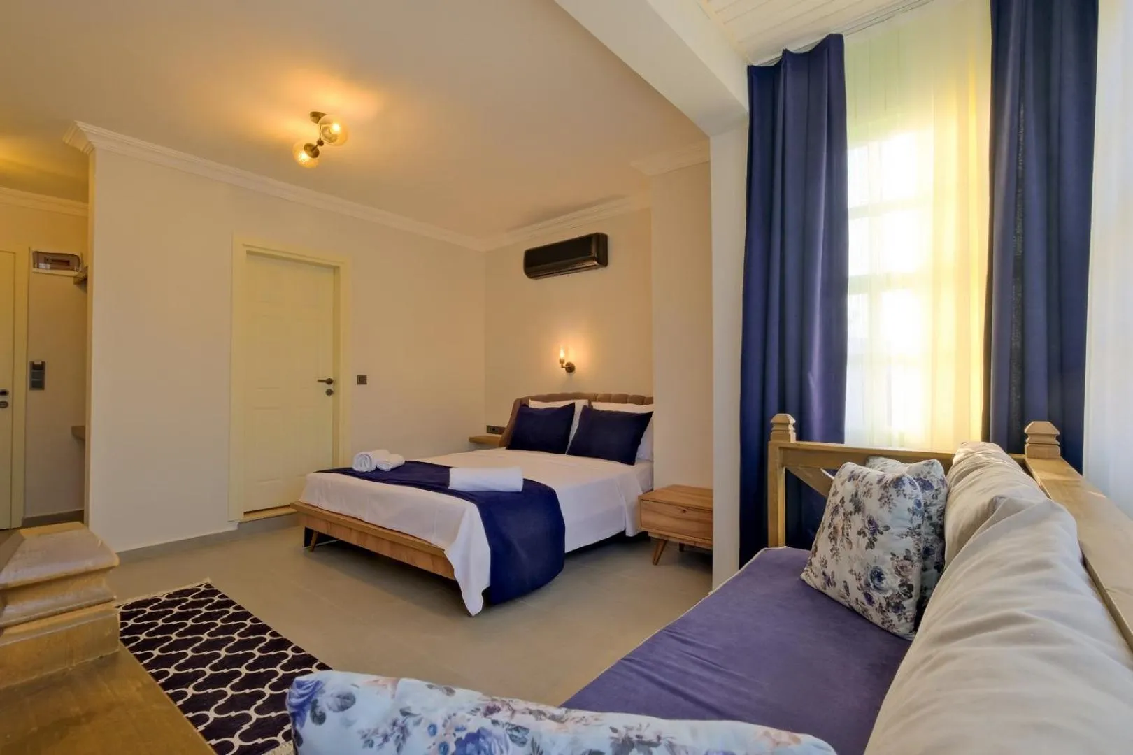 Photo of the whole room, Bed in Ciello Suites Hotel