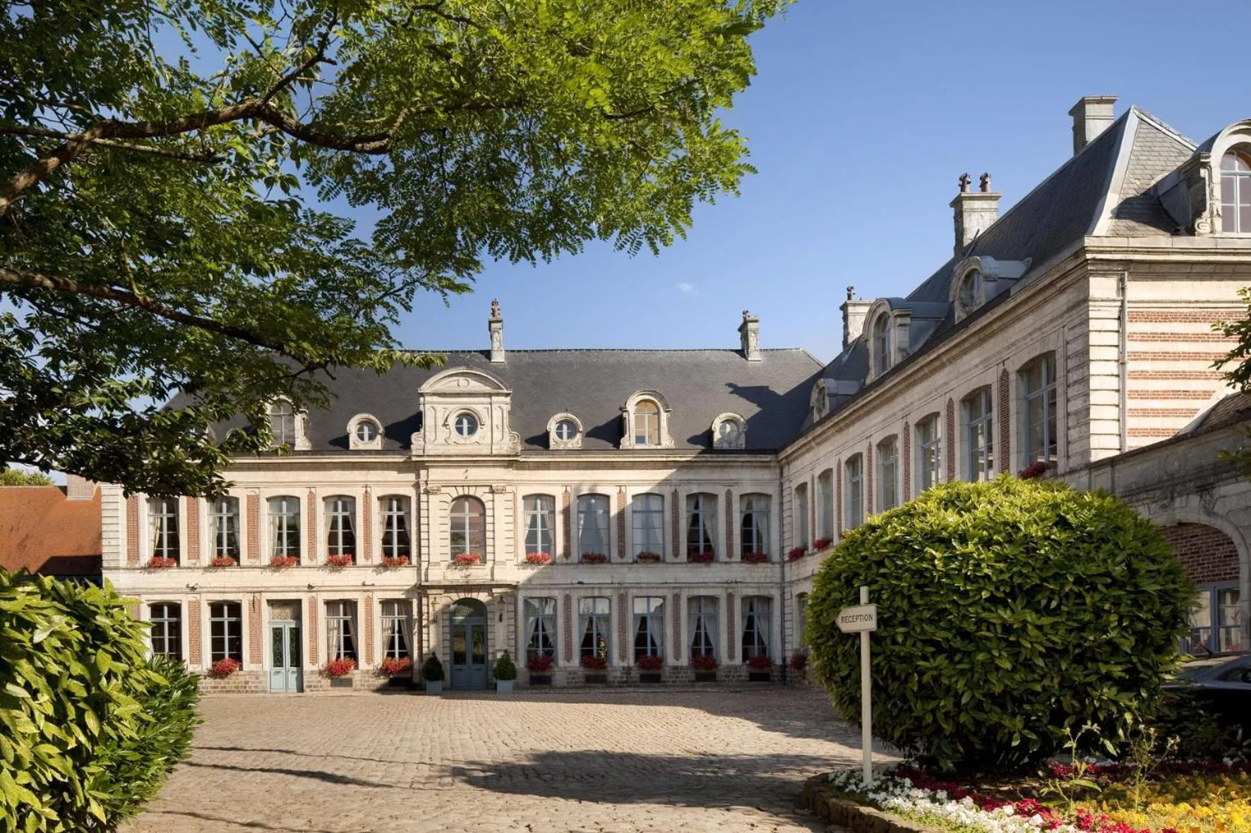 Property building in La Chartreuse Du Val Saint Esprit